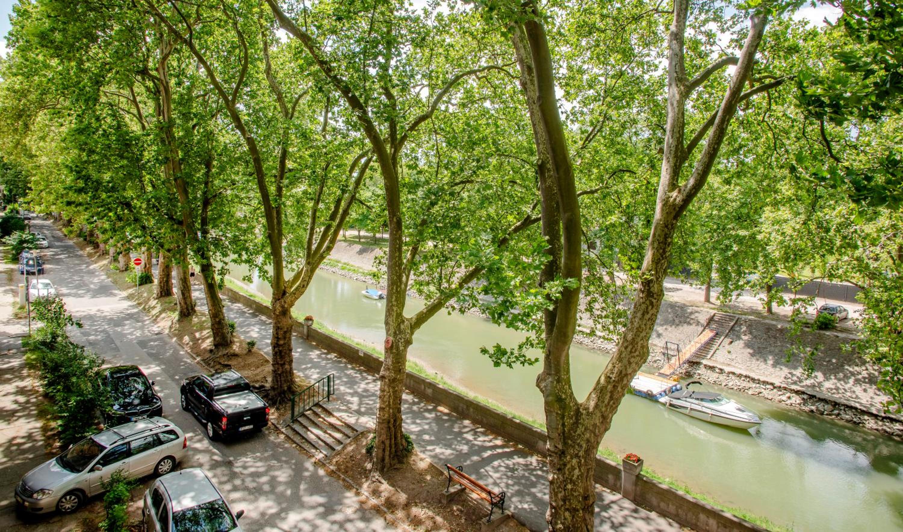 Riverside Apartment No1 view 5