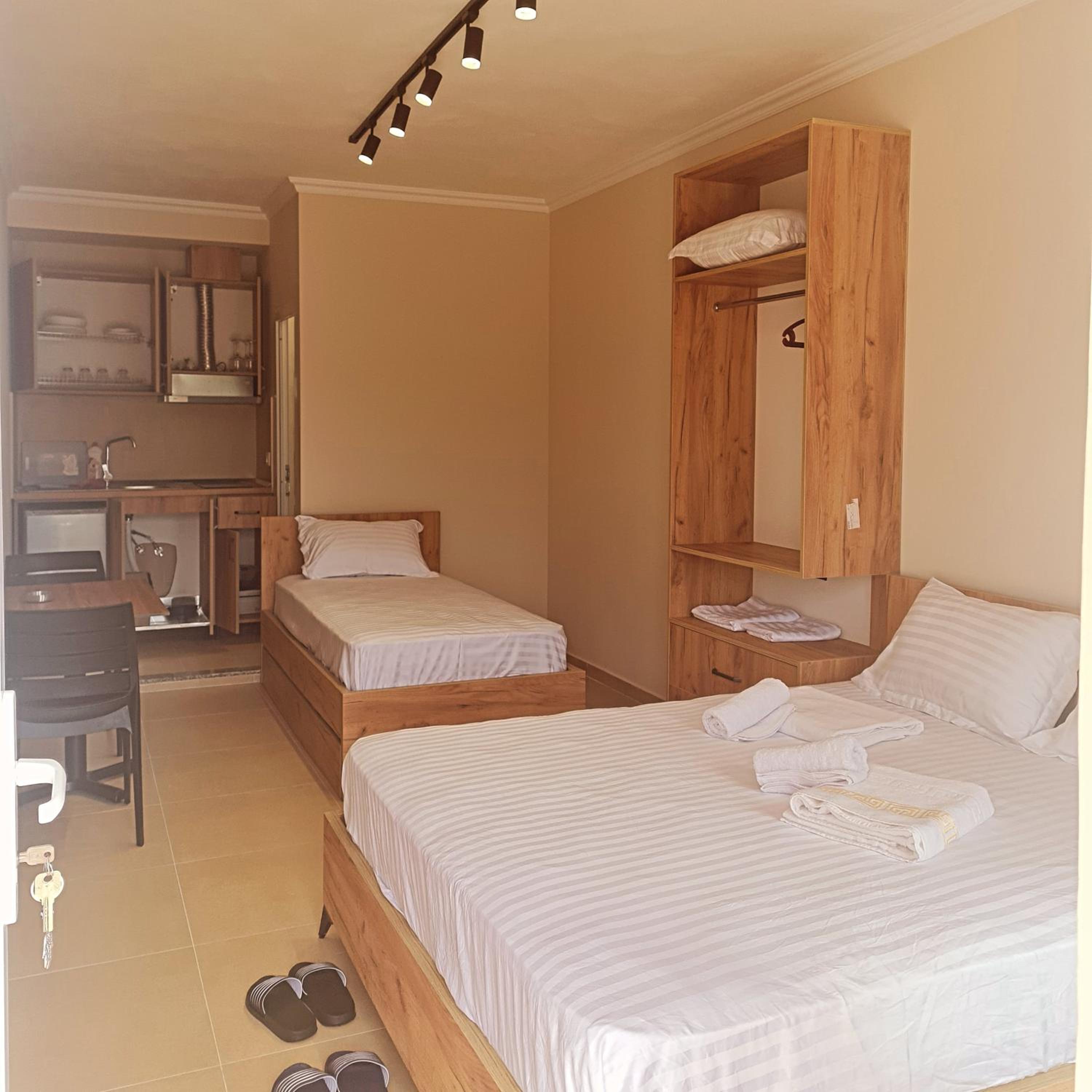 Sol Apartments Gjiri Lalzit