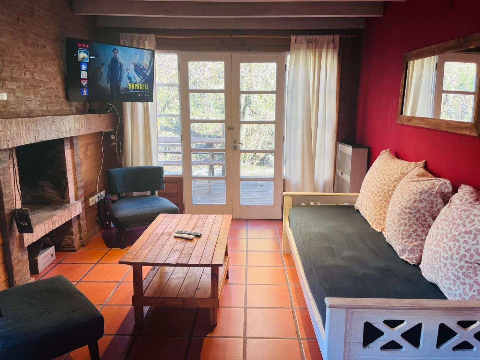 Cabaña soñada sobre el arroyo con dos dormitorios