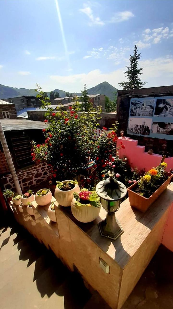 Lovely Goris