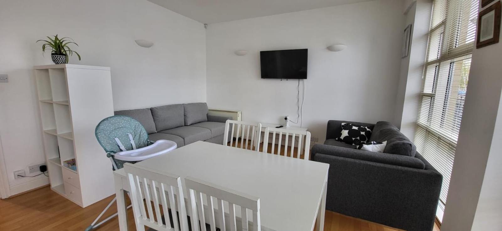 1 Bed, G-Floor apt close to O2, Excel and City Airport