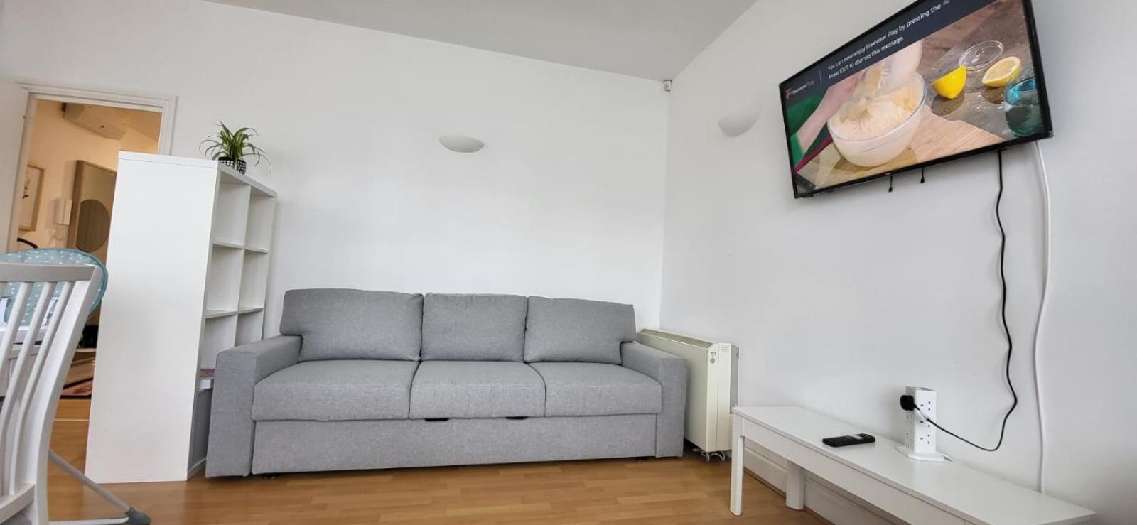 1 Bed, G-Floor apt close to O2, Excel and City Airport