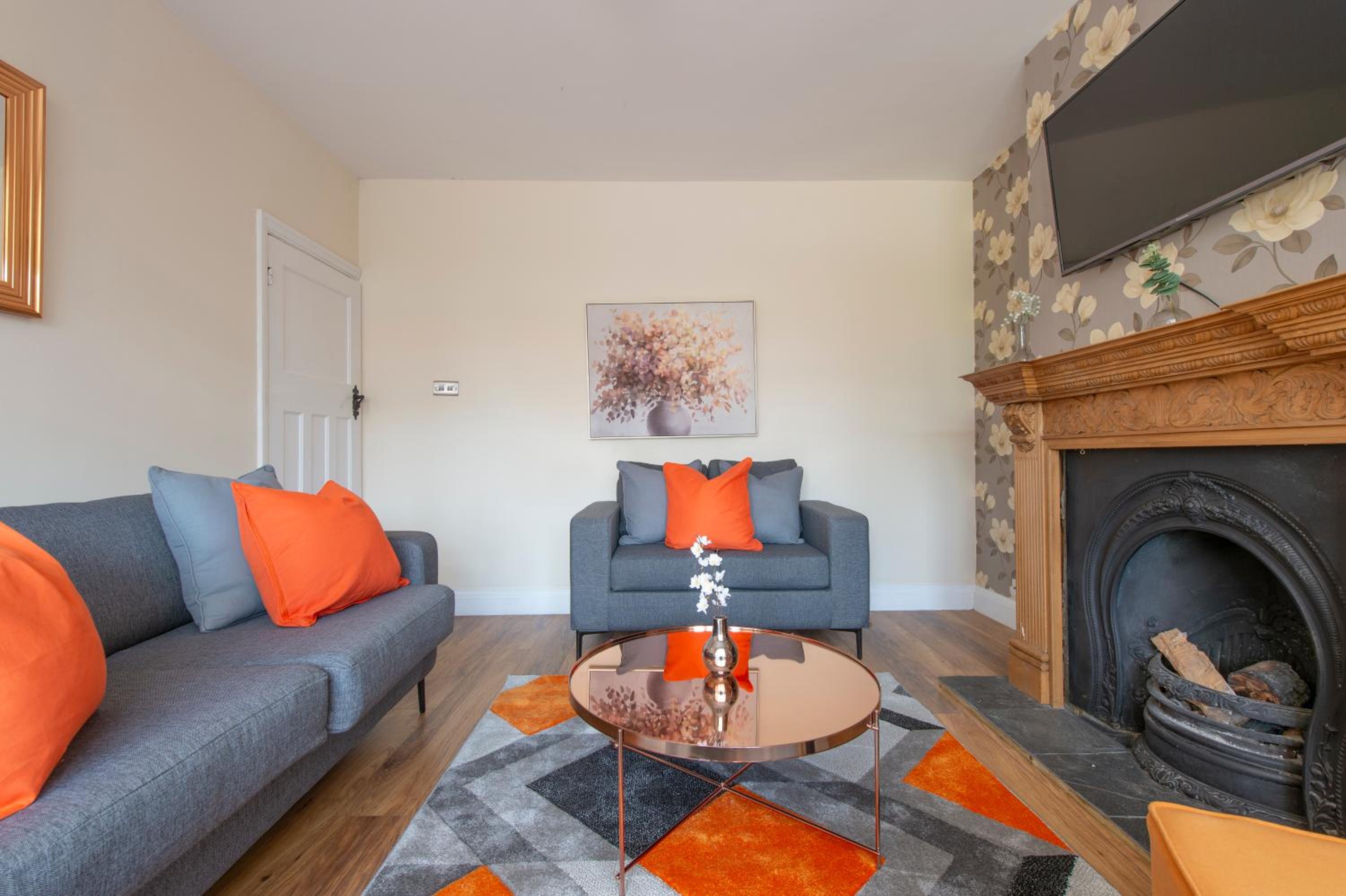 Stunning 5 Bedroom House - Croydon view 5