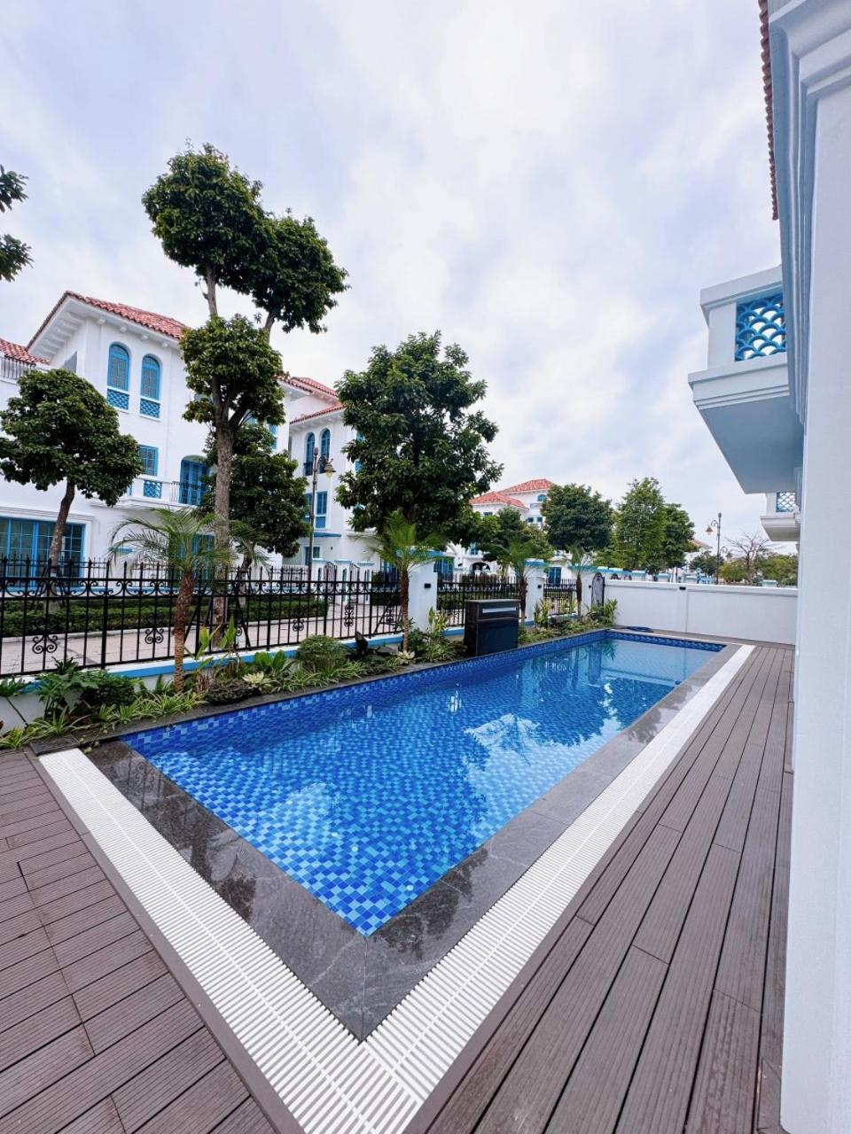 Biệt Thự Hạ Long Gần Biển view 5