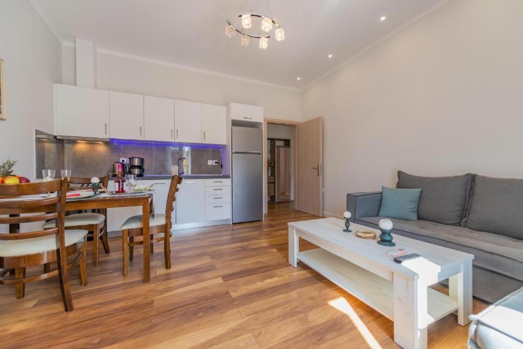 Durres Central Luxurious apartament