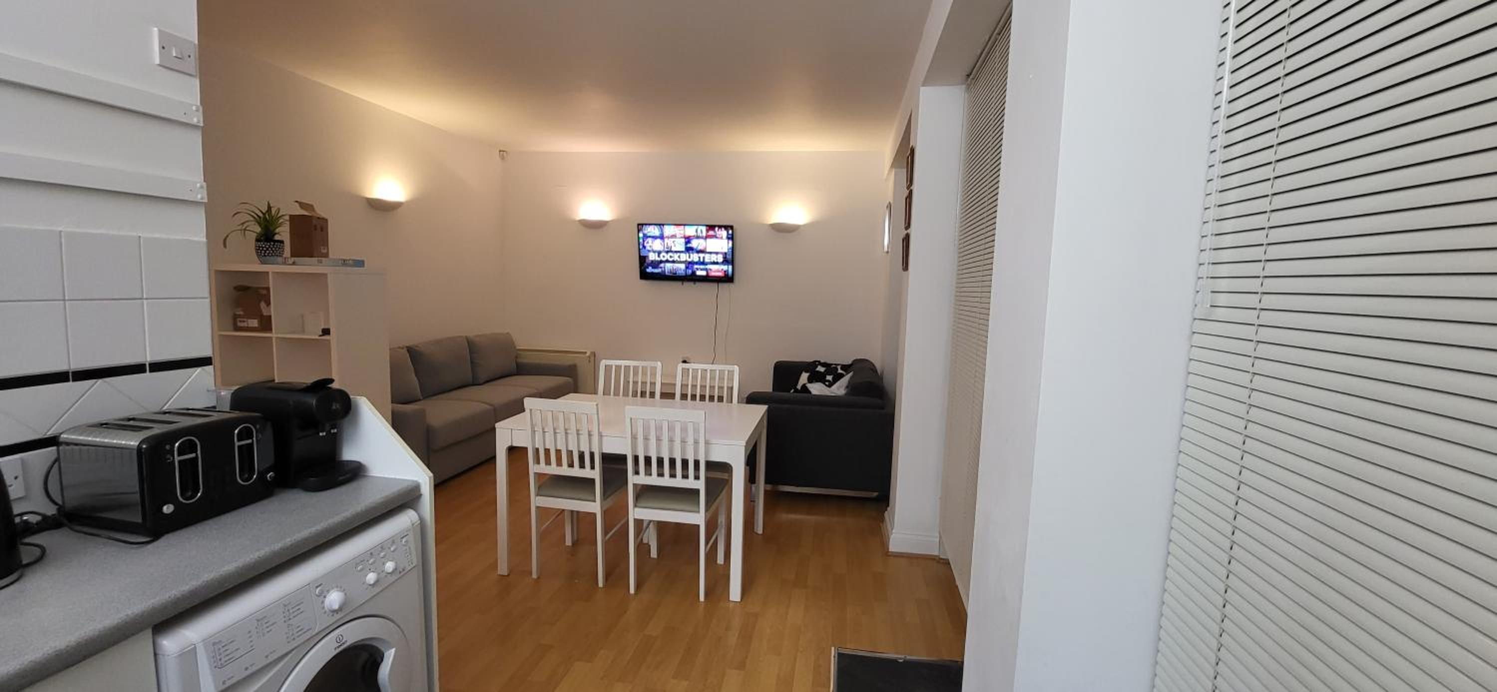 1 Bed, G-Floor apt close to O2, Excel and City Airport