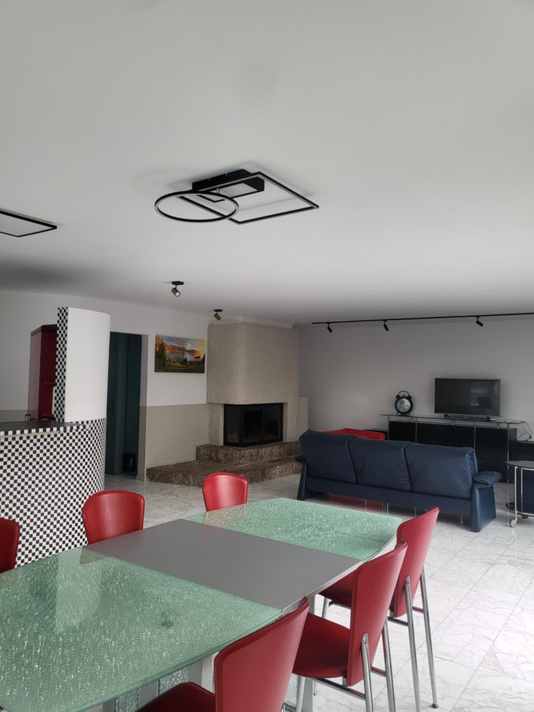 Rigi Paradise in Vitznau, Lake access, Ferry Terminal, Rigibahn, Restaurants all 2 minutes walking distance