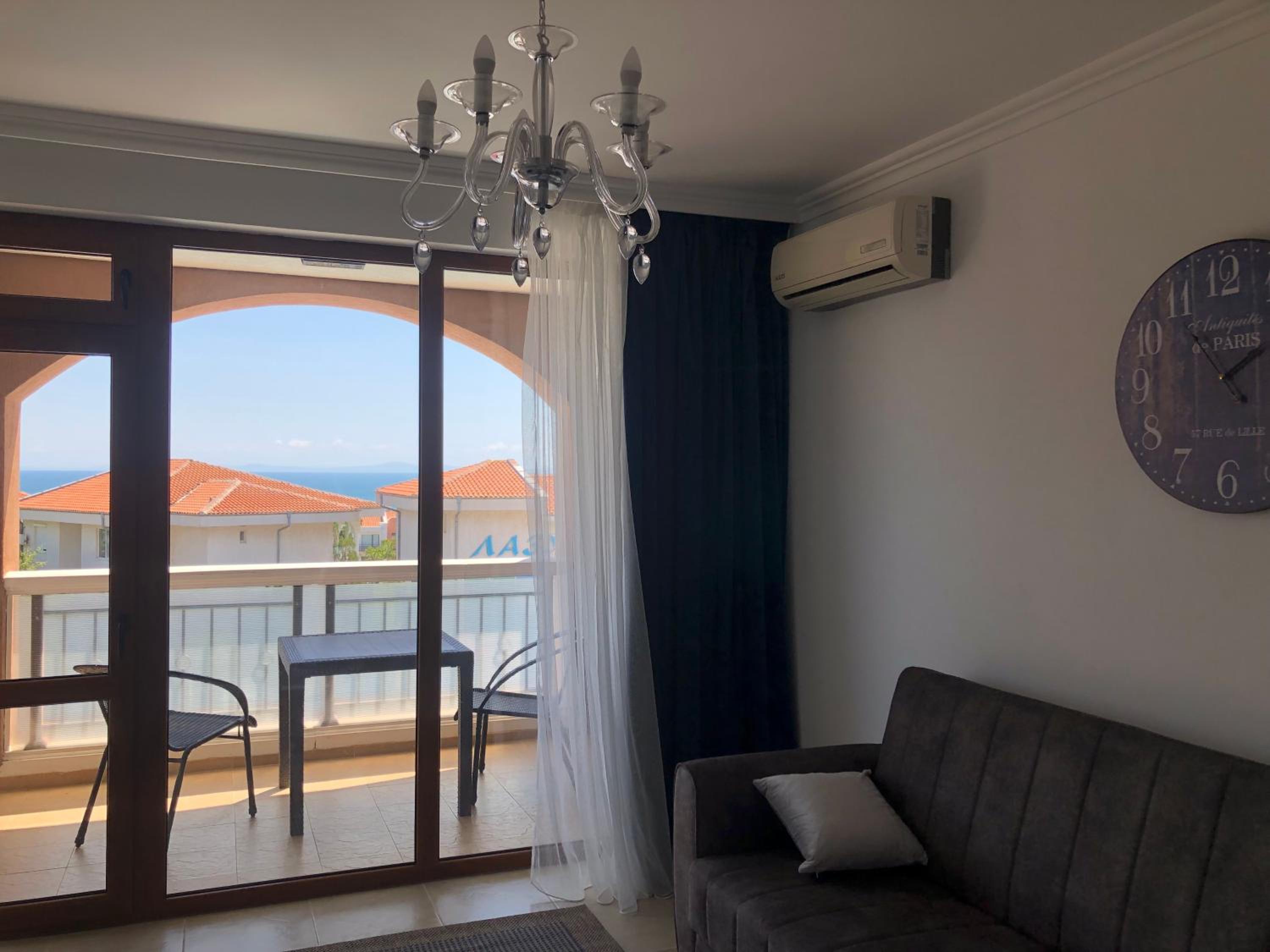 2 bedroom apartment Sveti Vlas with 2 balconies and sea views