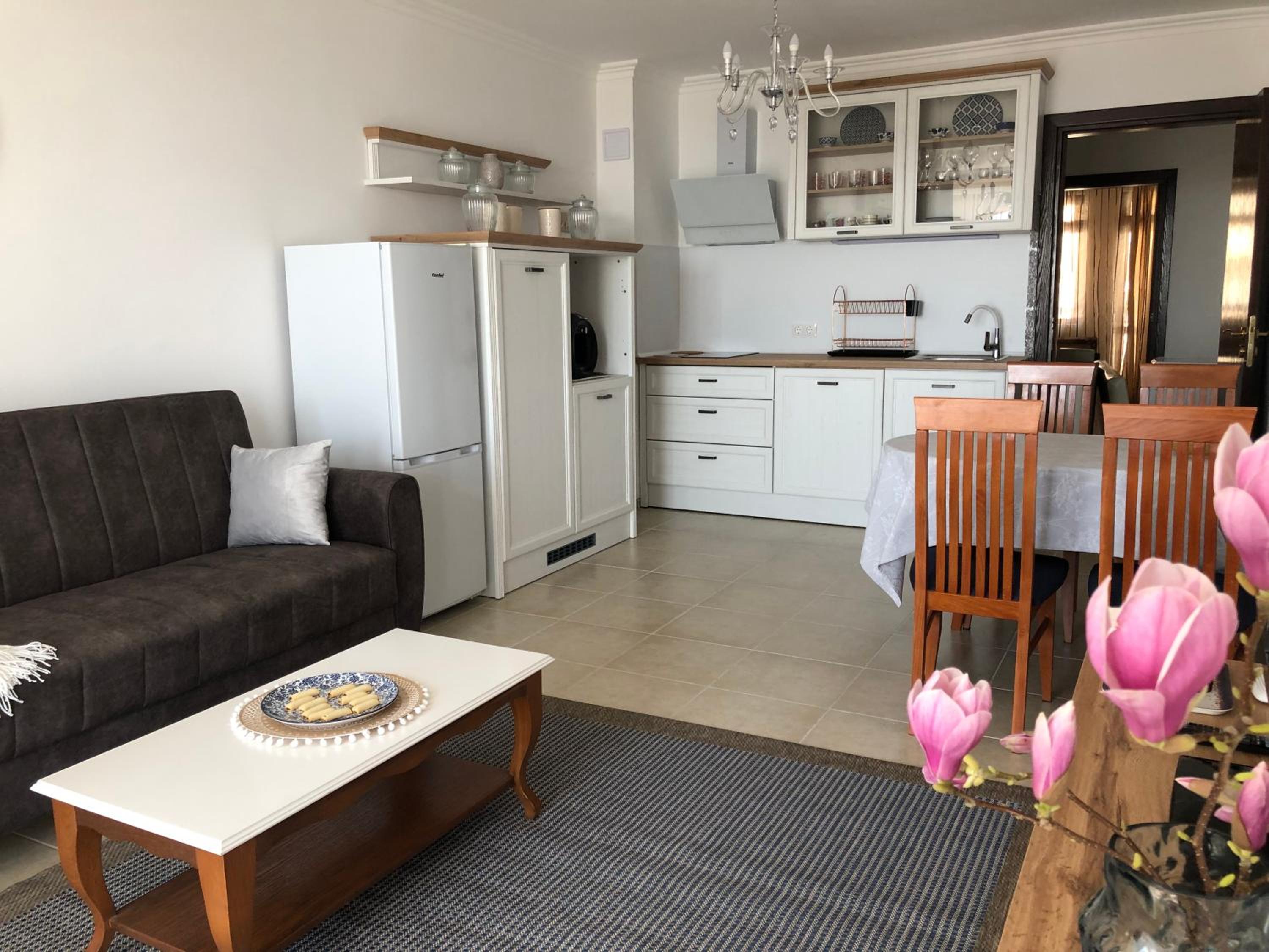 2 bedroom apartment Sveti Vlas with 2 balconies and sea views