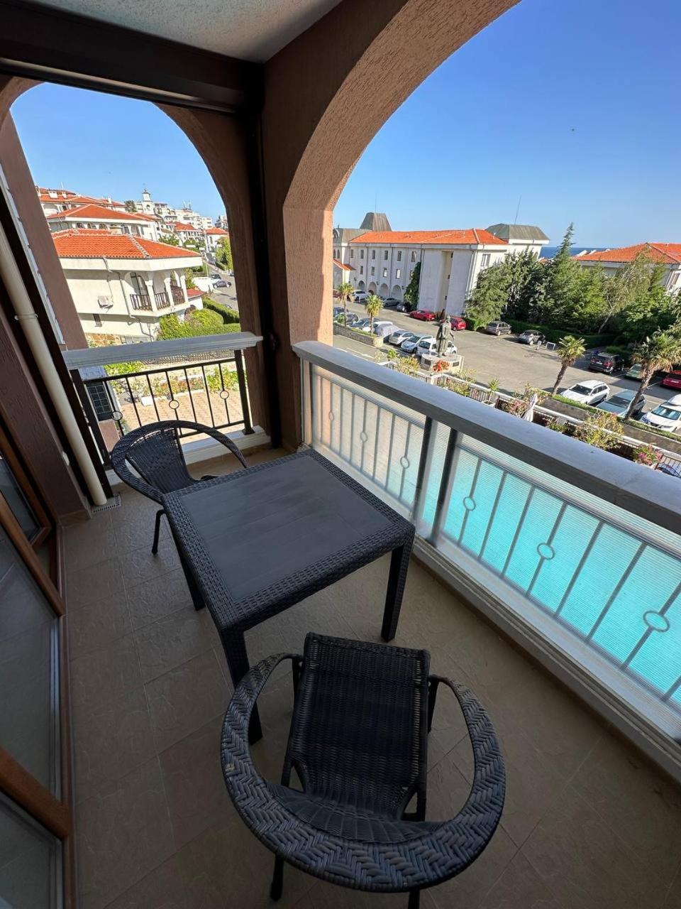 2 bedroom apartment Sveti Vlas with 2 balconies and sea views