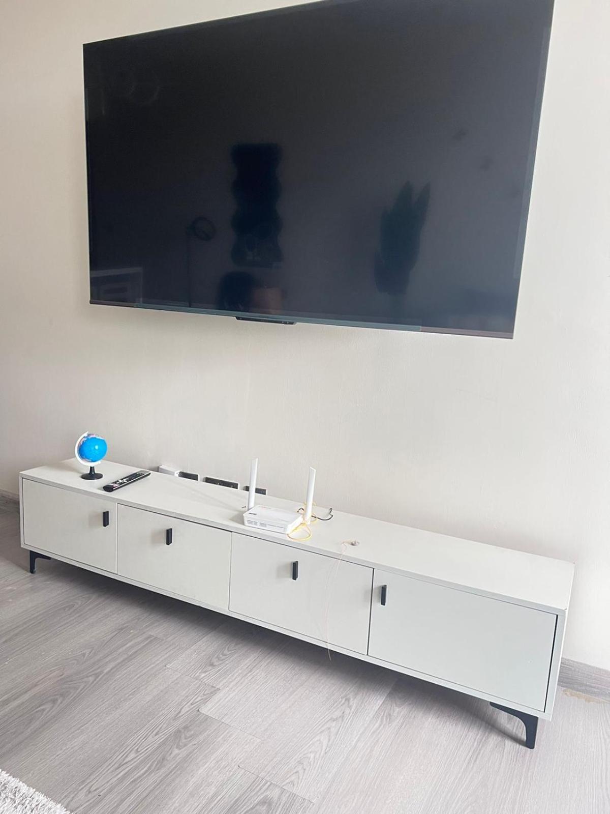 TWO-BED MODERN Apartment in Westlands photo 2