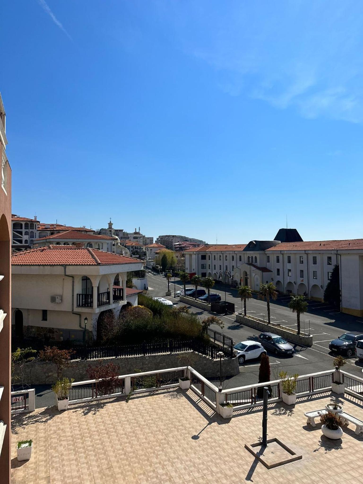 2 bedroom apartment Sveti Vlas with 2 balconies and sea views