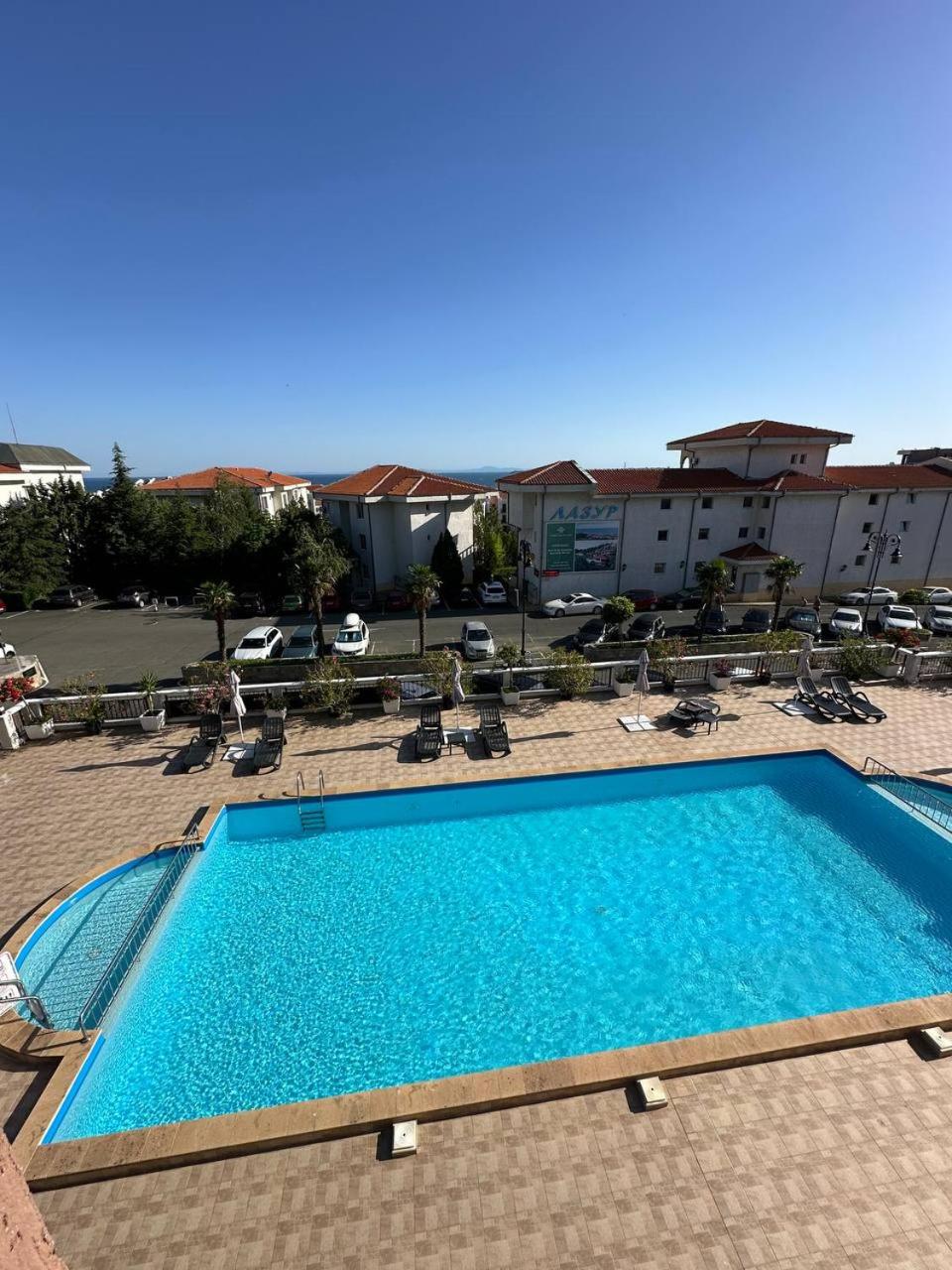 2 bedroom apartment Sveti Vlas with 2 balconies and sea views