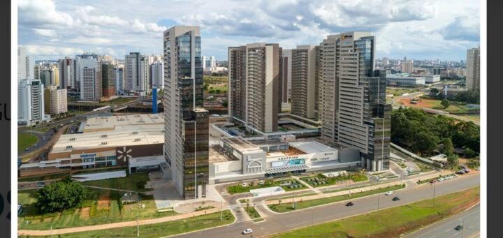 DFPLAZA Apartamento luxo no Shopping andar alto varanda com tela proteção garagem piscina academia wifi 500mb