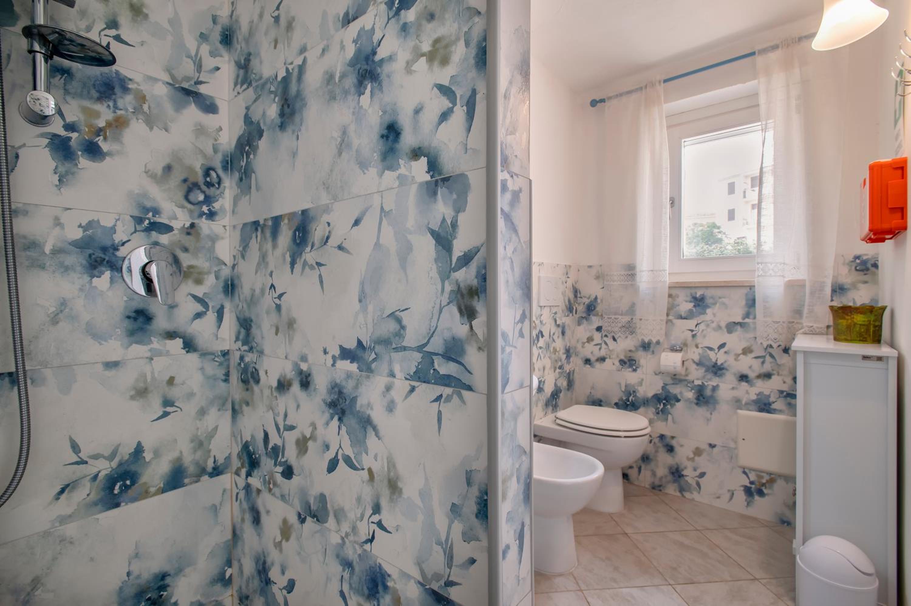 Le Antiche Conce en Alghero — bathroom