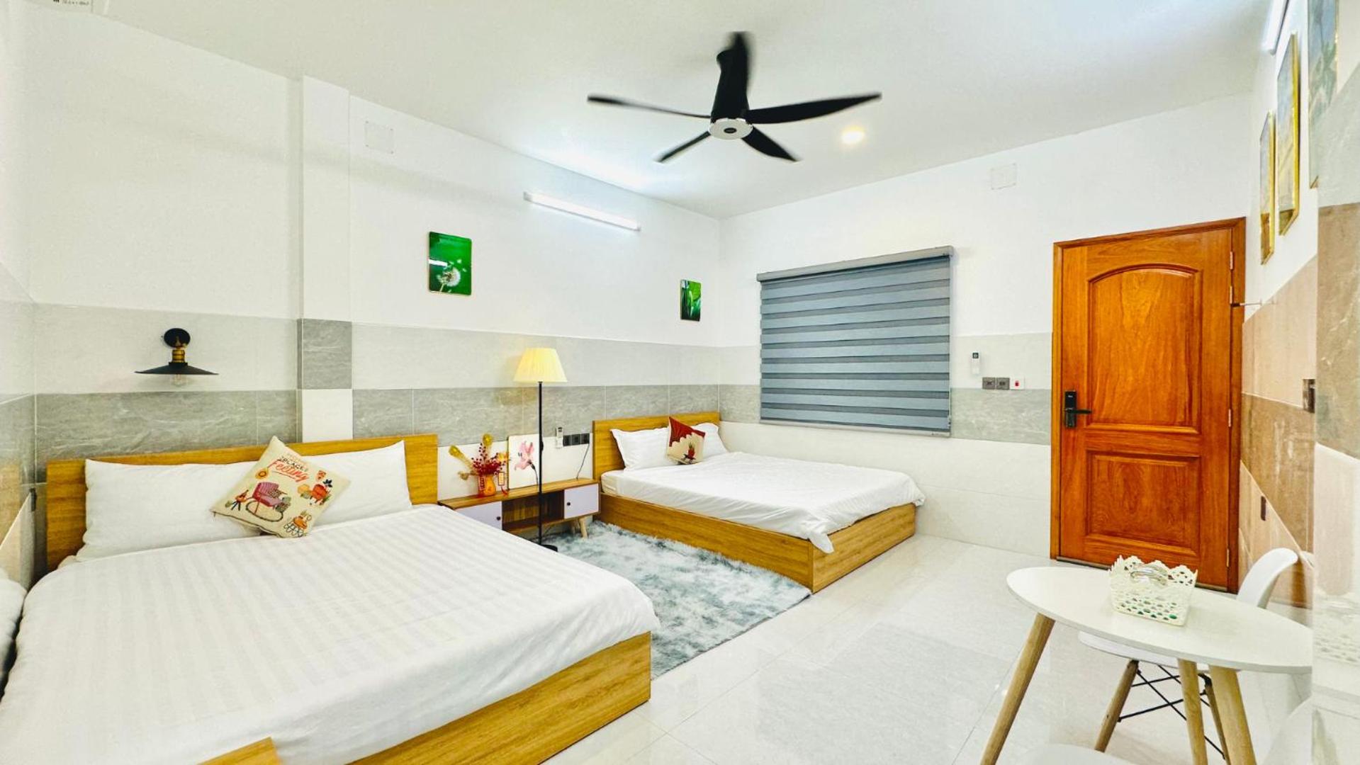 ALOHA SAIGON PREMIUM HOSTEL by Local Travel Experts - Newly opened, Less-touristy location, Spacious rooms, Glass shower bathroom, Free breakfast & Walking