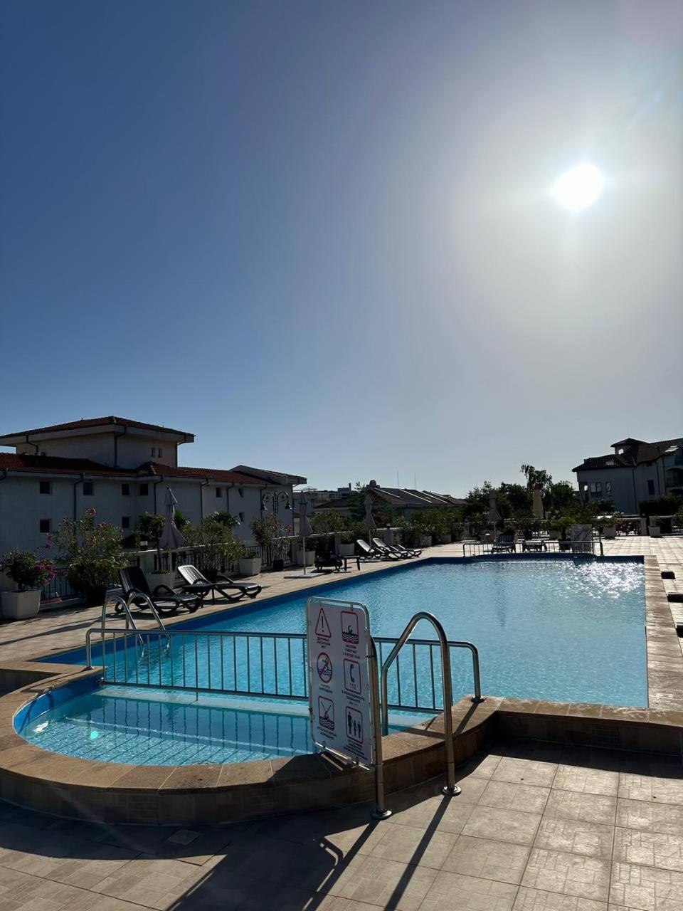 2 bedroom apartment Sveti Vlas with 2 balconies and sea views