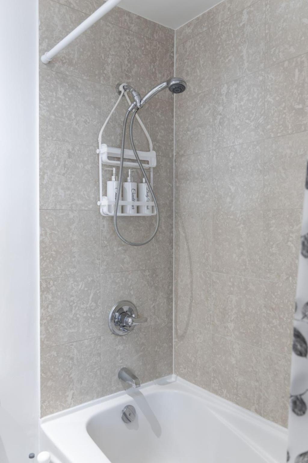 Waterfront Queens Quay West - Image 3