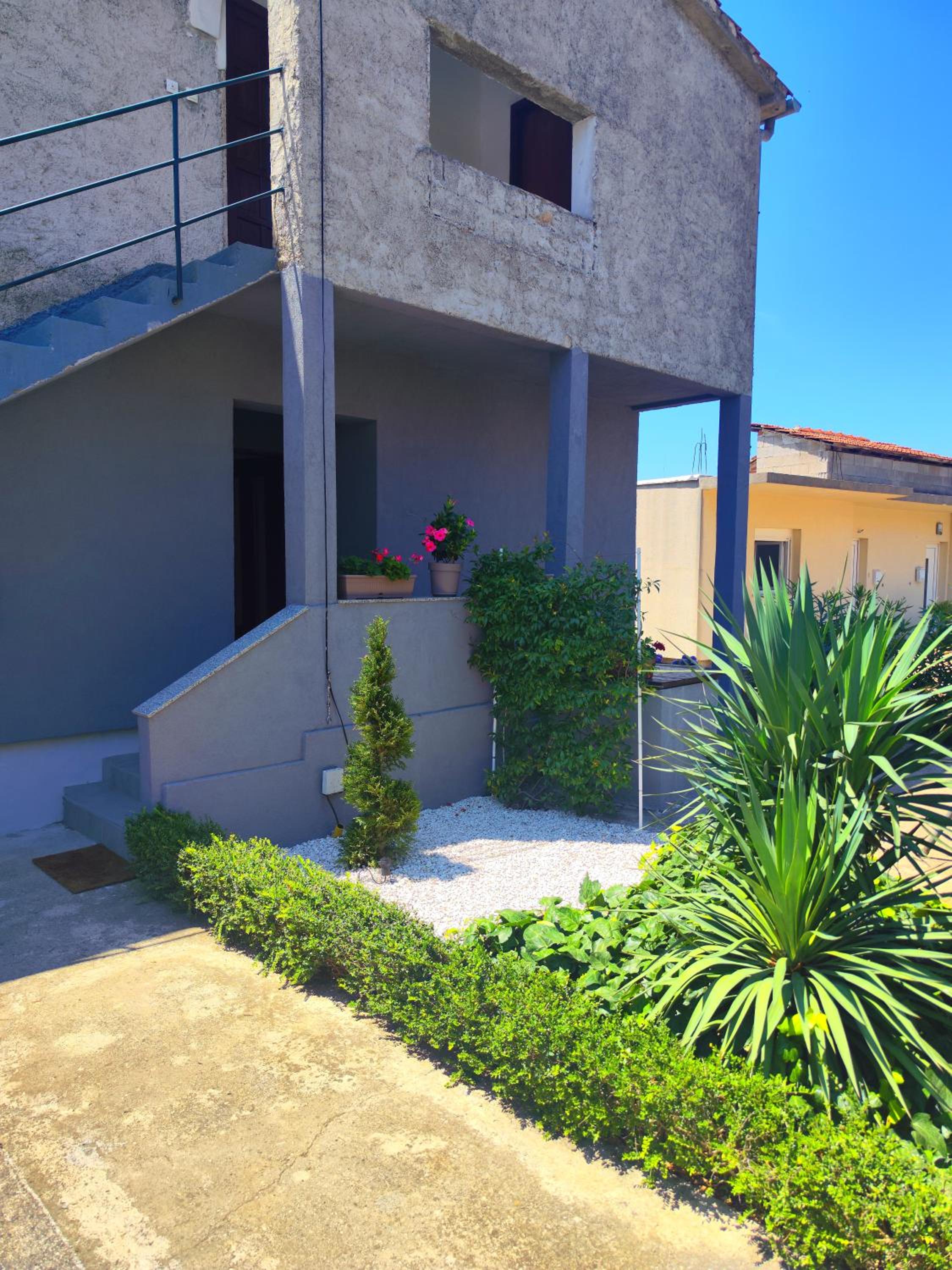 Karmela Apartment - Private parking