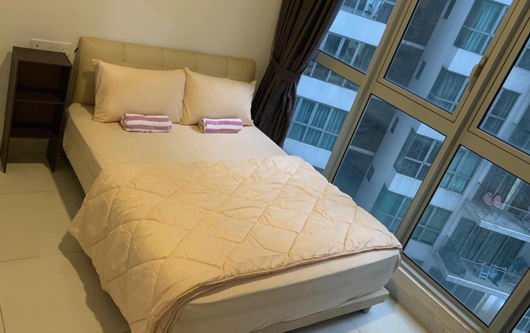 Luxury suites & KLCC view infinity pool at Regalia residence