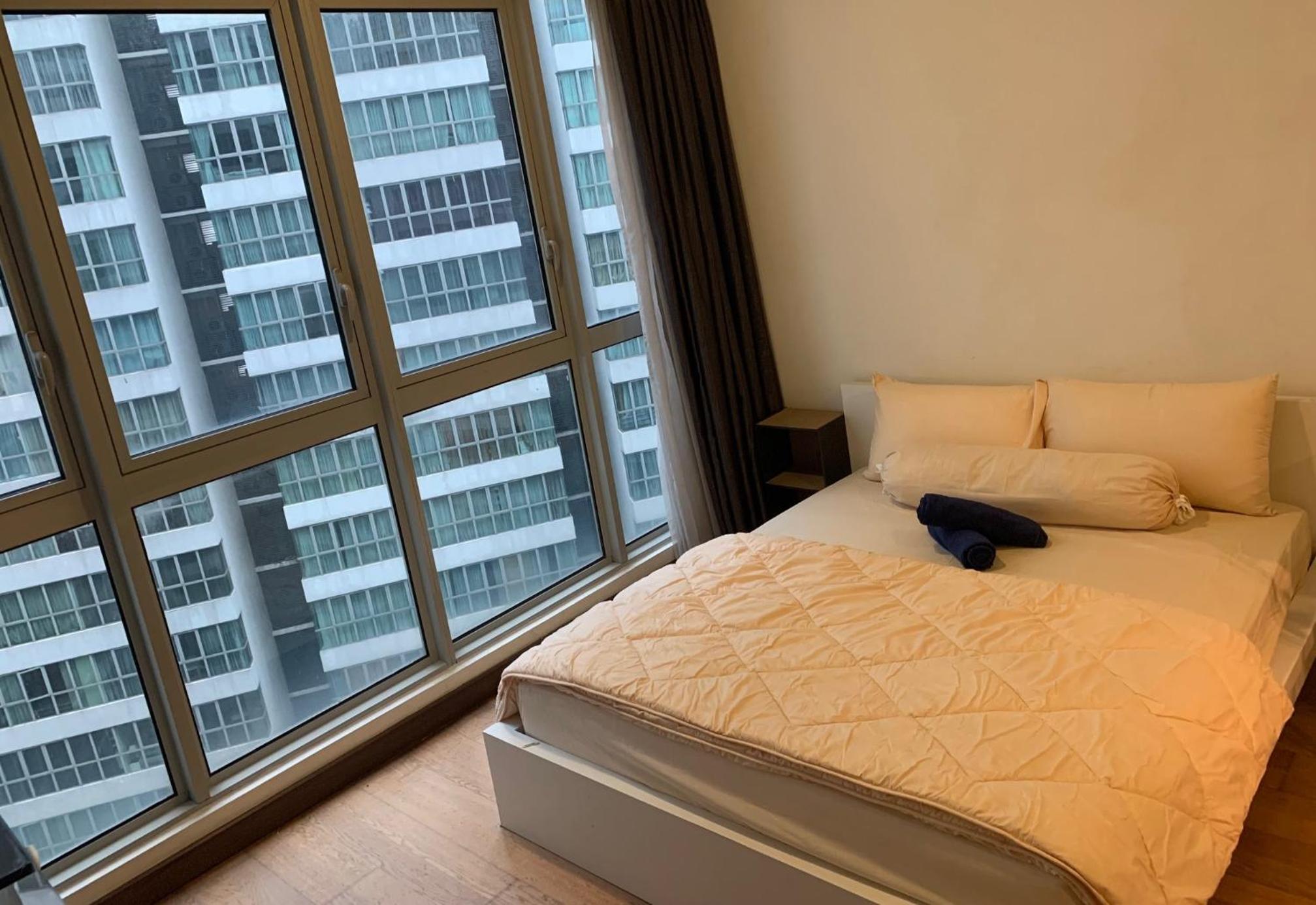 Luxury suites & KLCC view infinity pool at Regalia residence