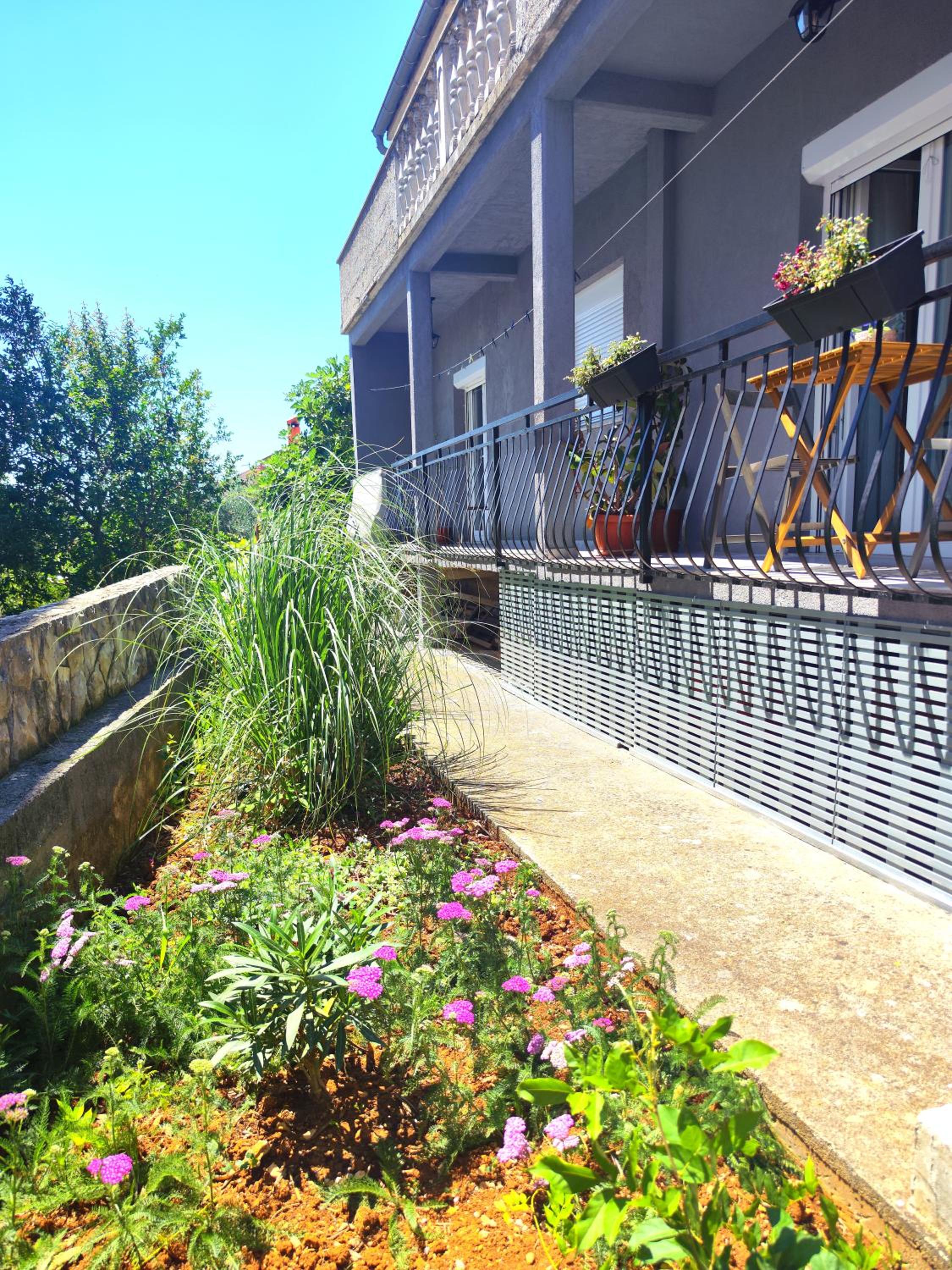 Karmela Apartment - Private parking