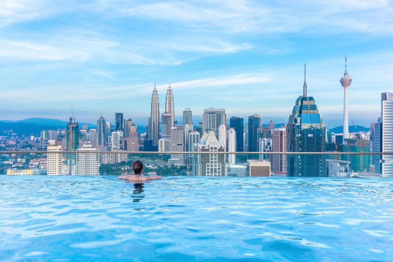 Luxury suites & KLCC view infinity pool at Regalia residence