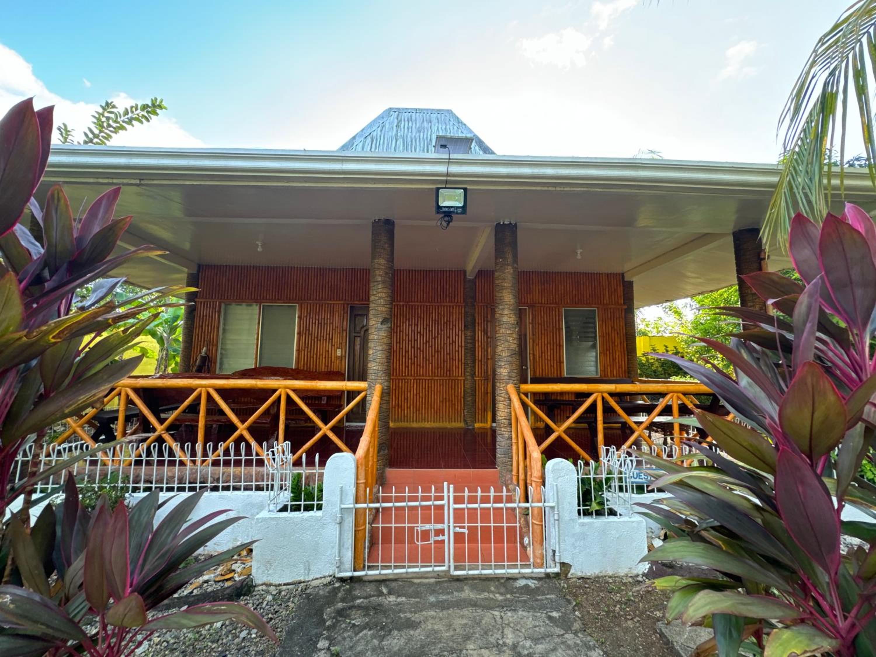 Vicenta Guesthouse view 3