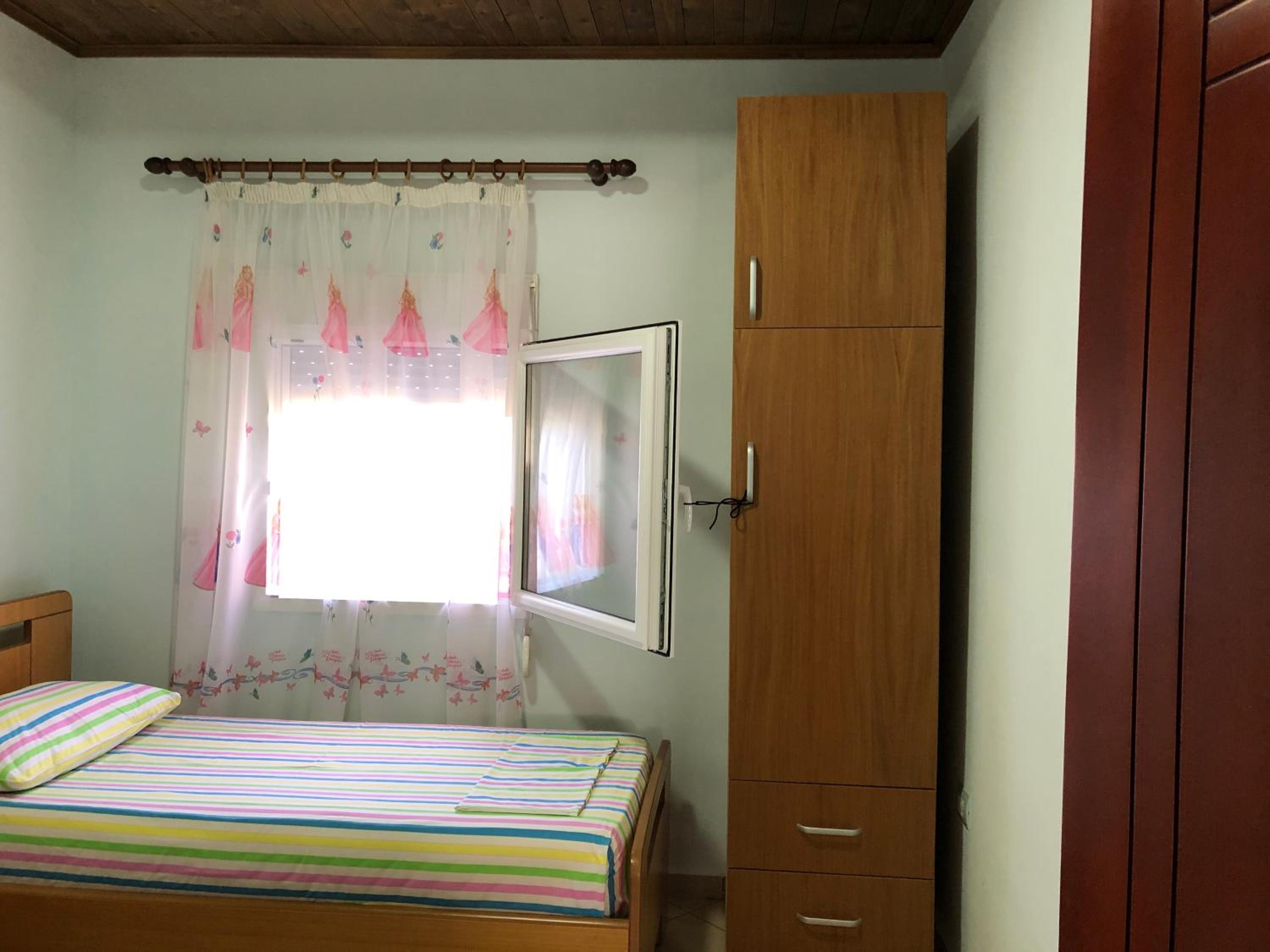 3 Bedrooms Holiday Home with Sea View