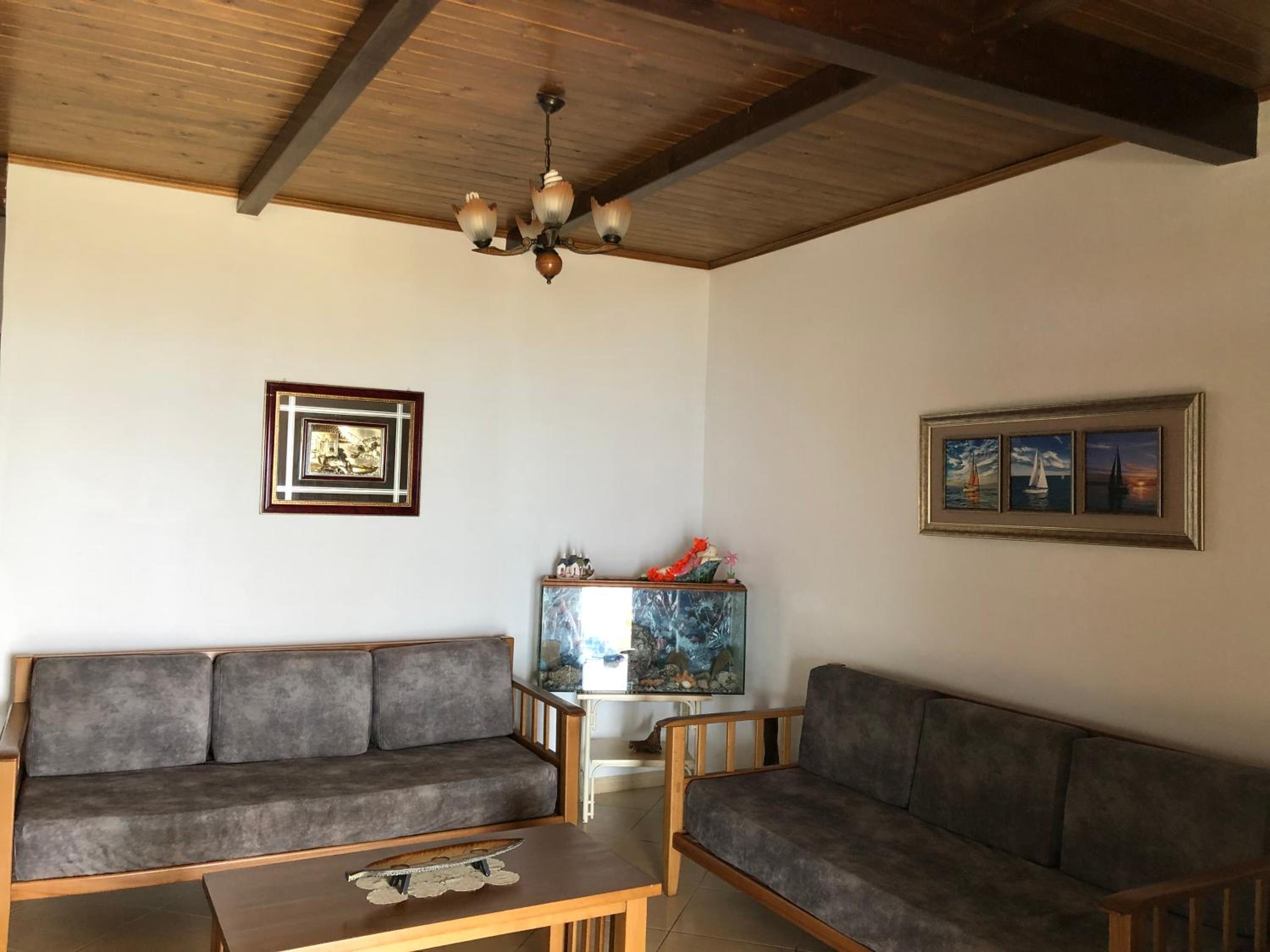 3 Bedrooms Holiday Home with Sea View