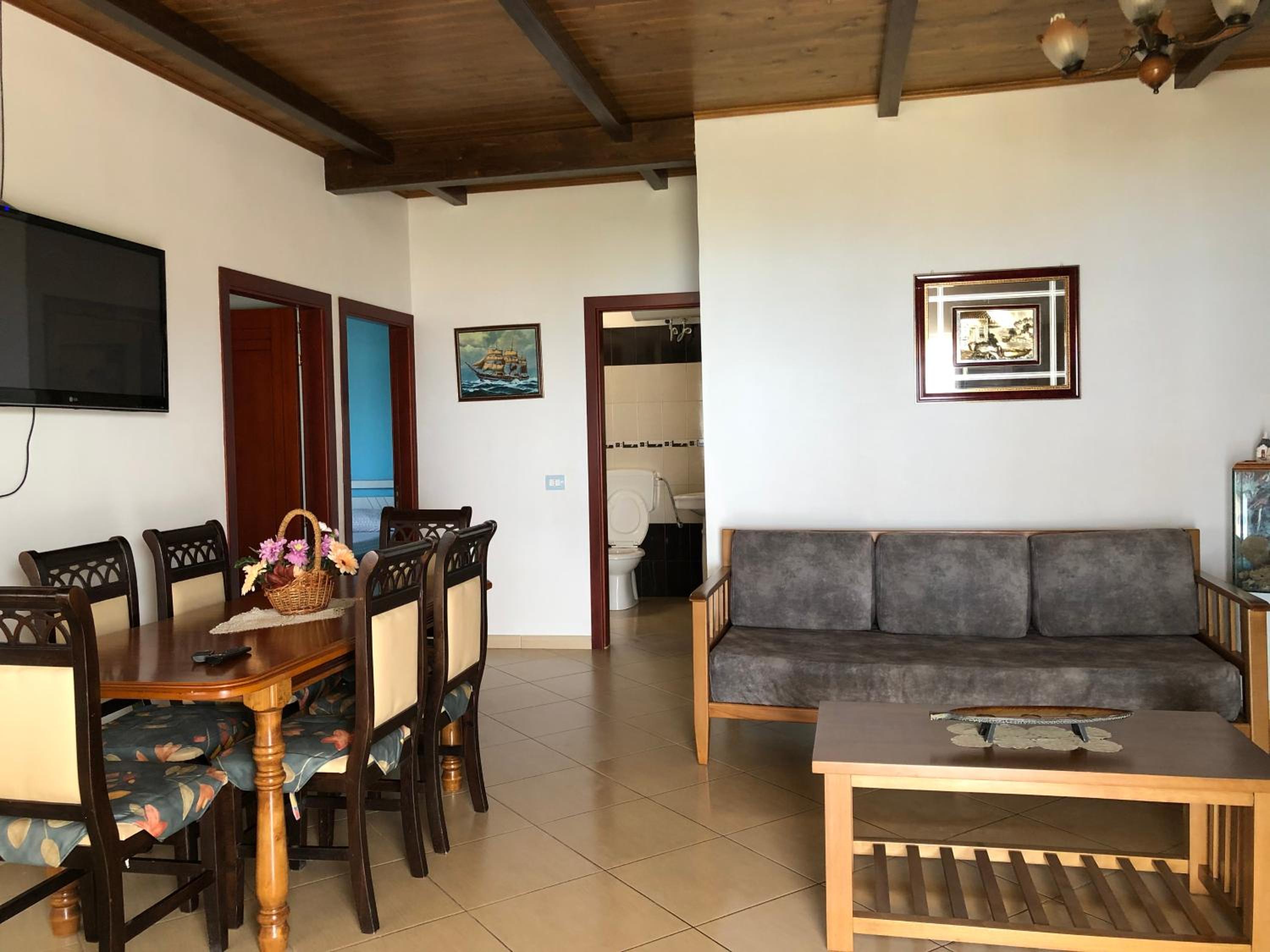 3 Bedrooms Holiday Home with Sea View