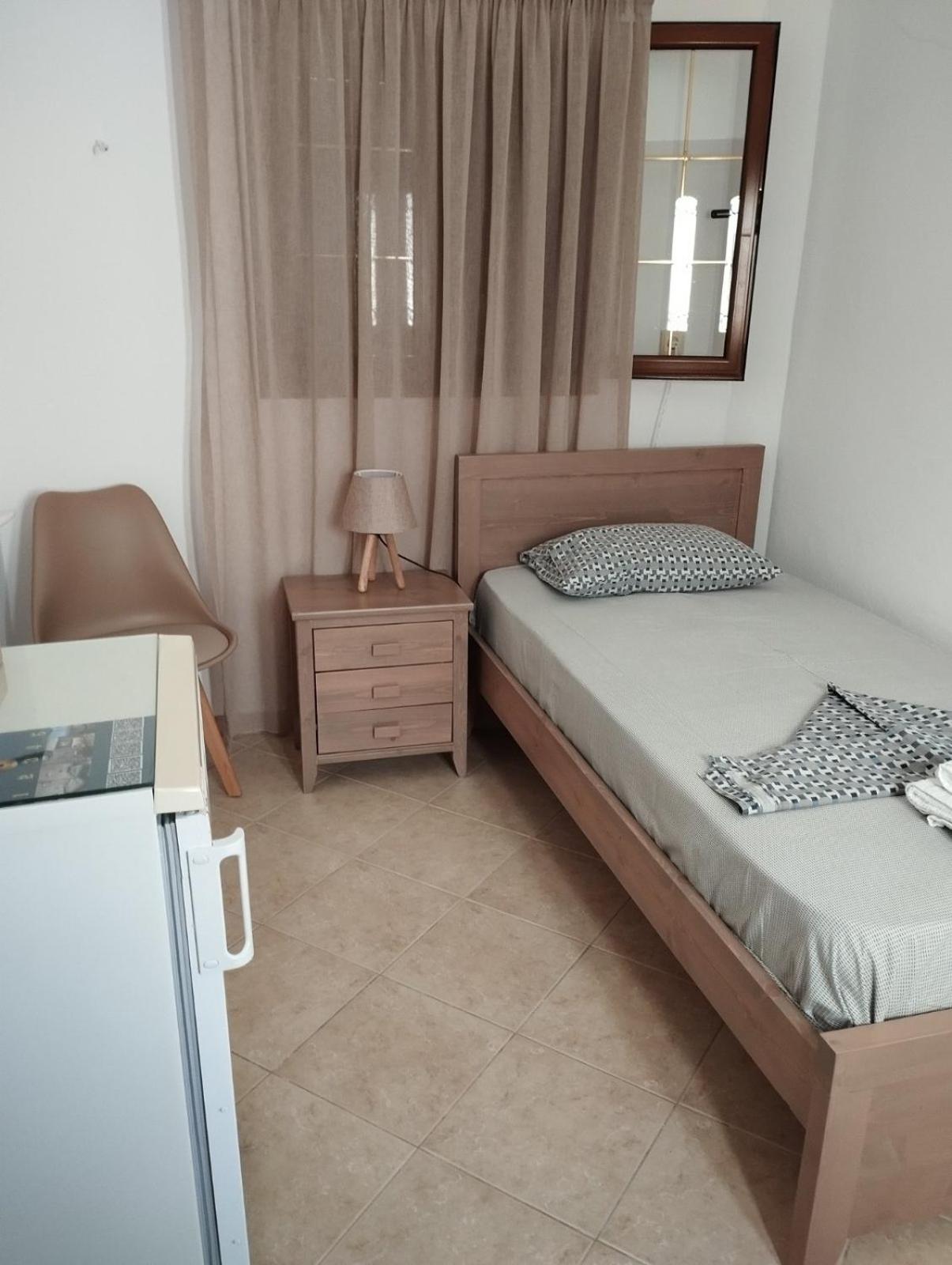 ANATOLI ROOMS SERIFOS