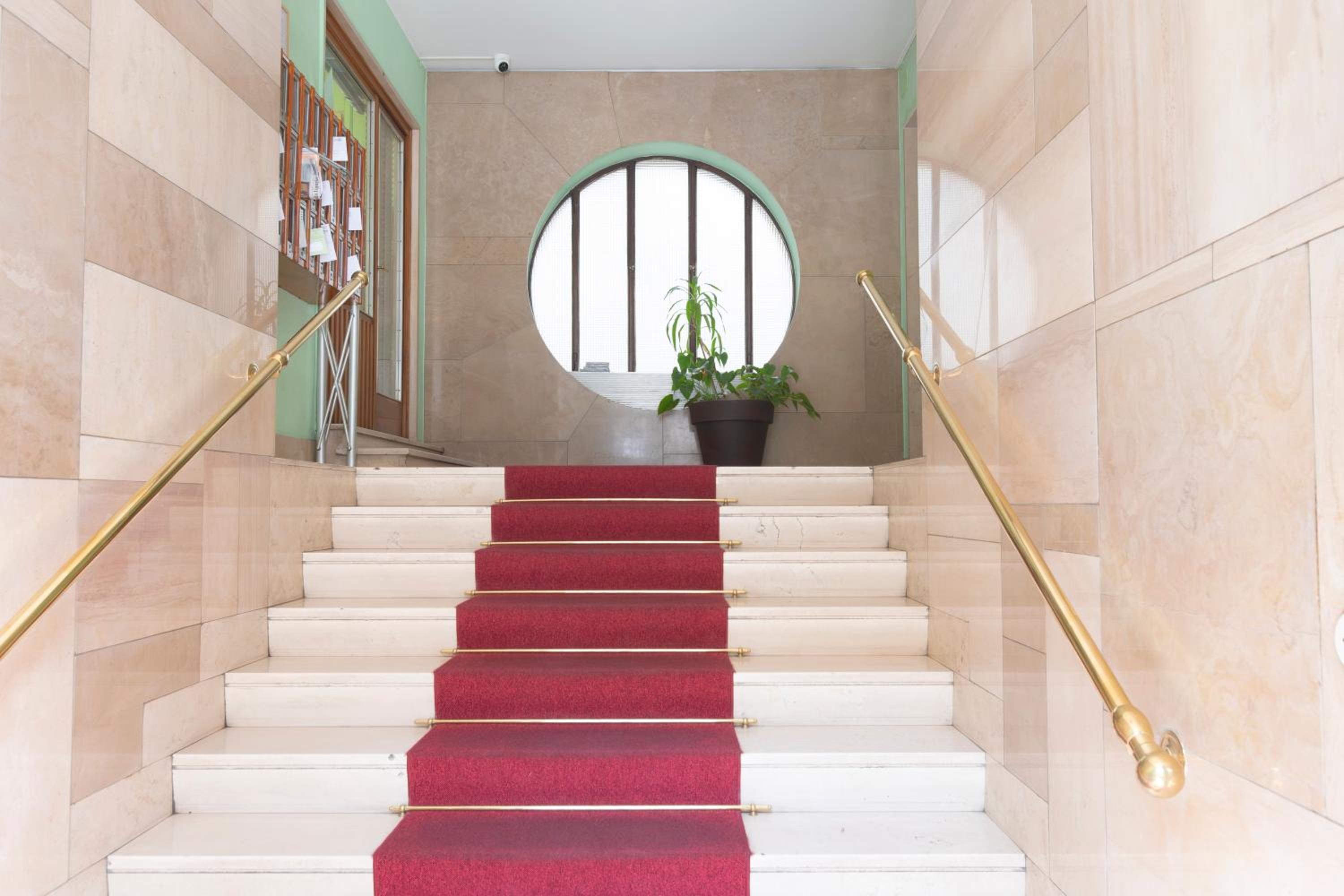Modern & Stylish near Isola & Central Station