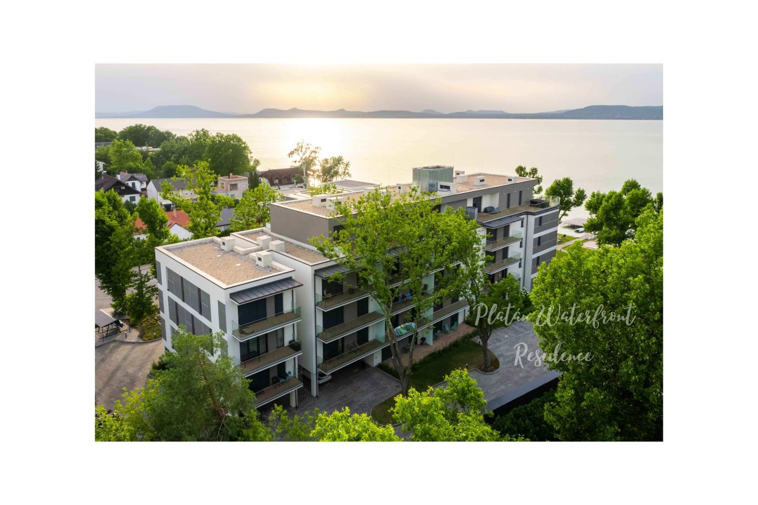 Platán Waterfront Residence