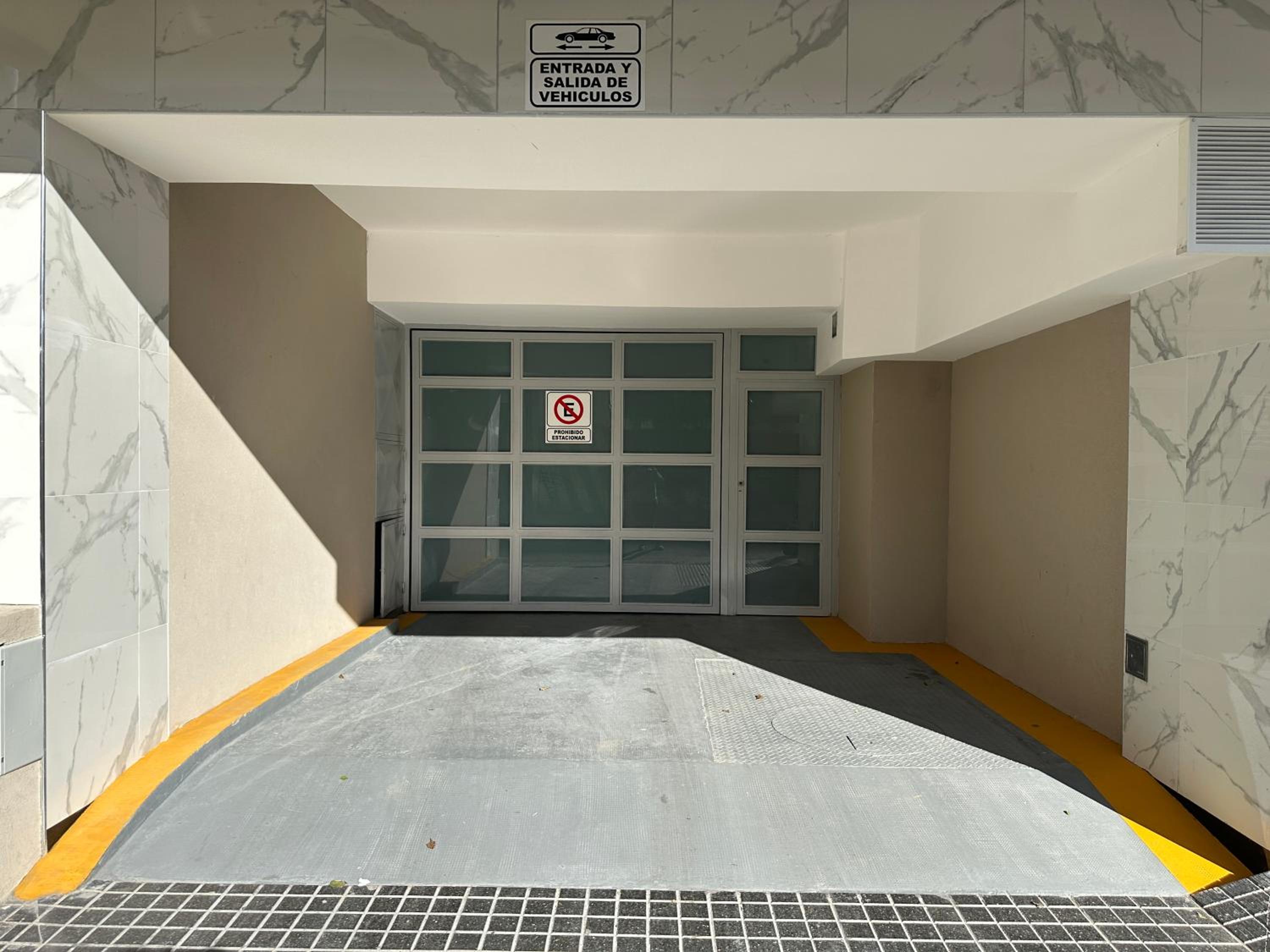 Zafiro ART ONE - Modern Apartment