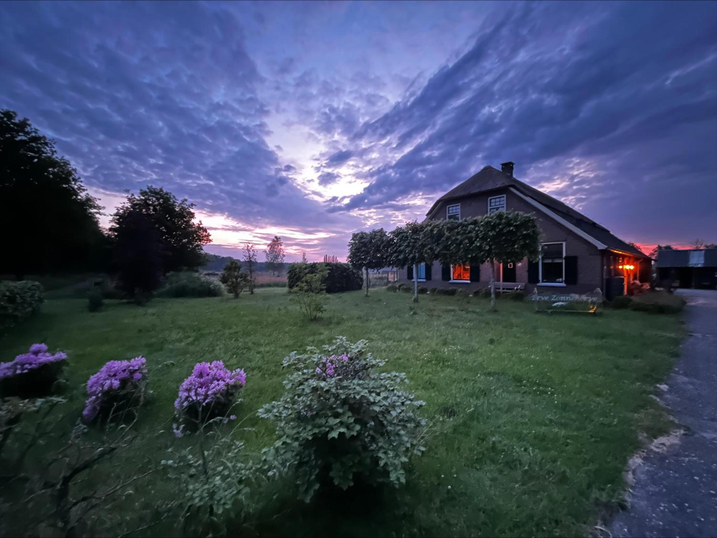 Erve Zonnehoeve B&B en Wijngaard