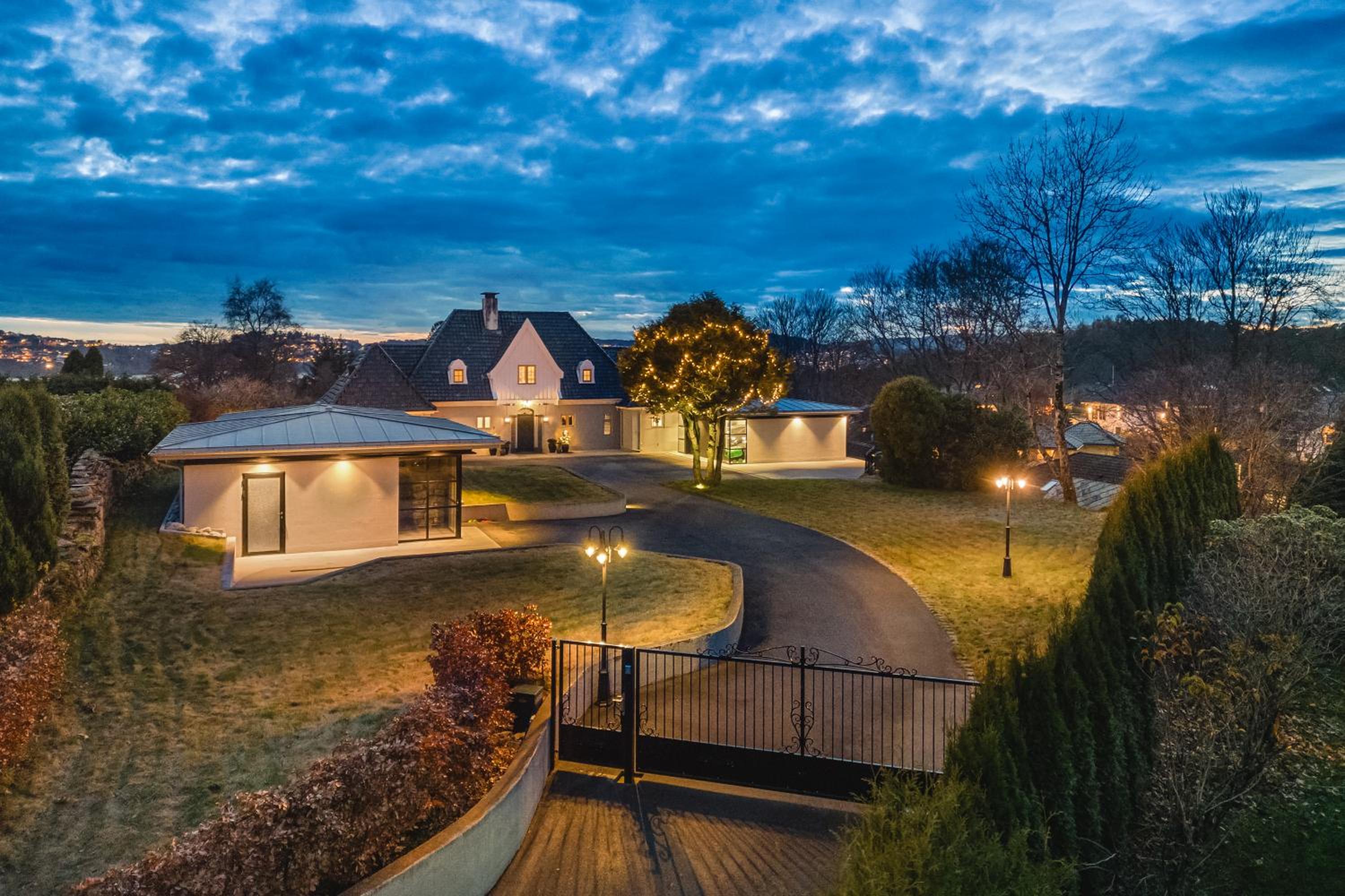 Hopsneset Luxury Villa view 3