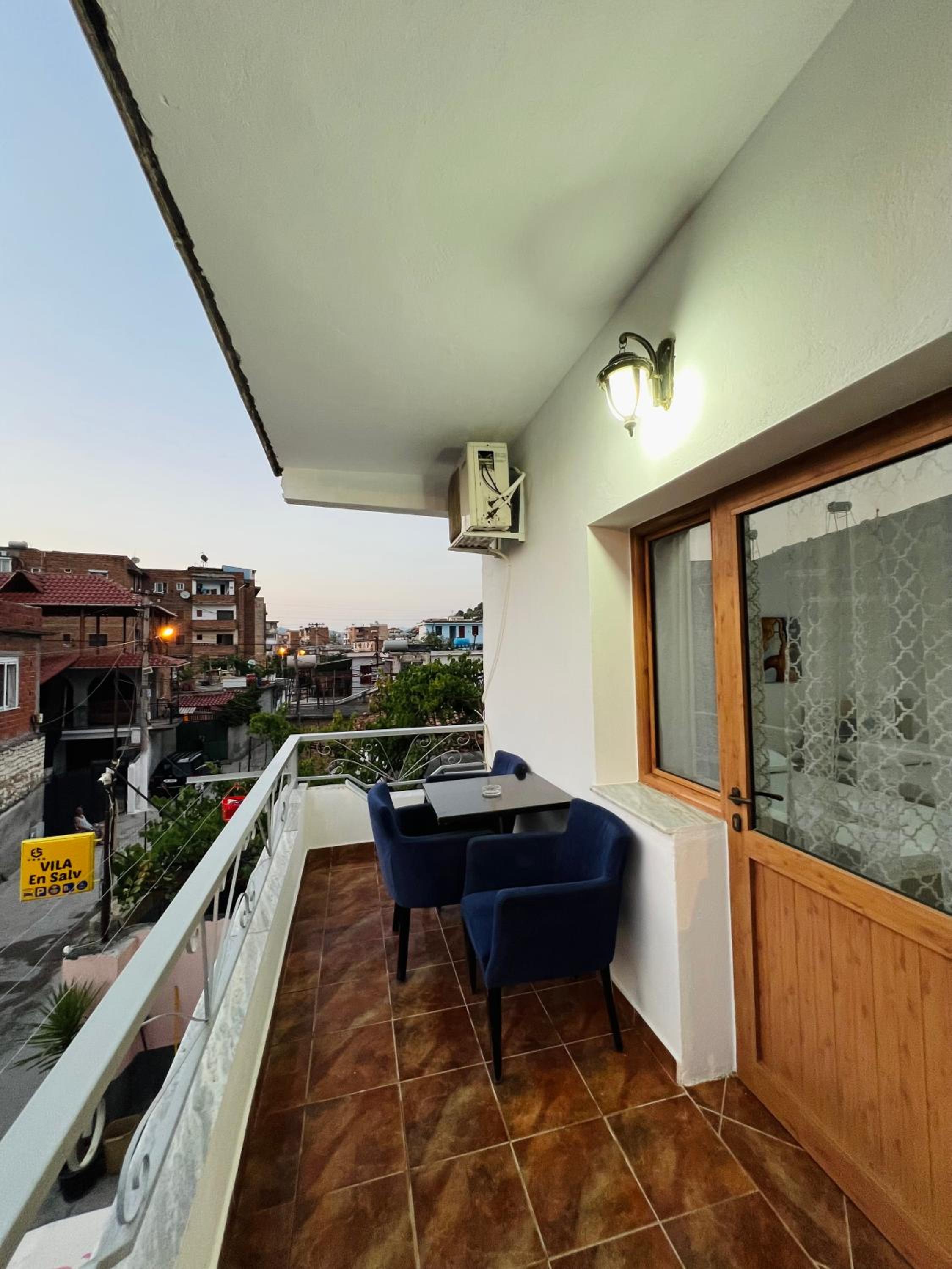 Villa EnSalv & Room & Apartment & Penthouse-Berat