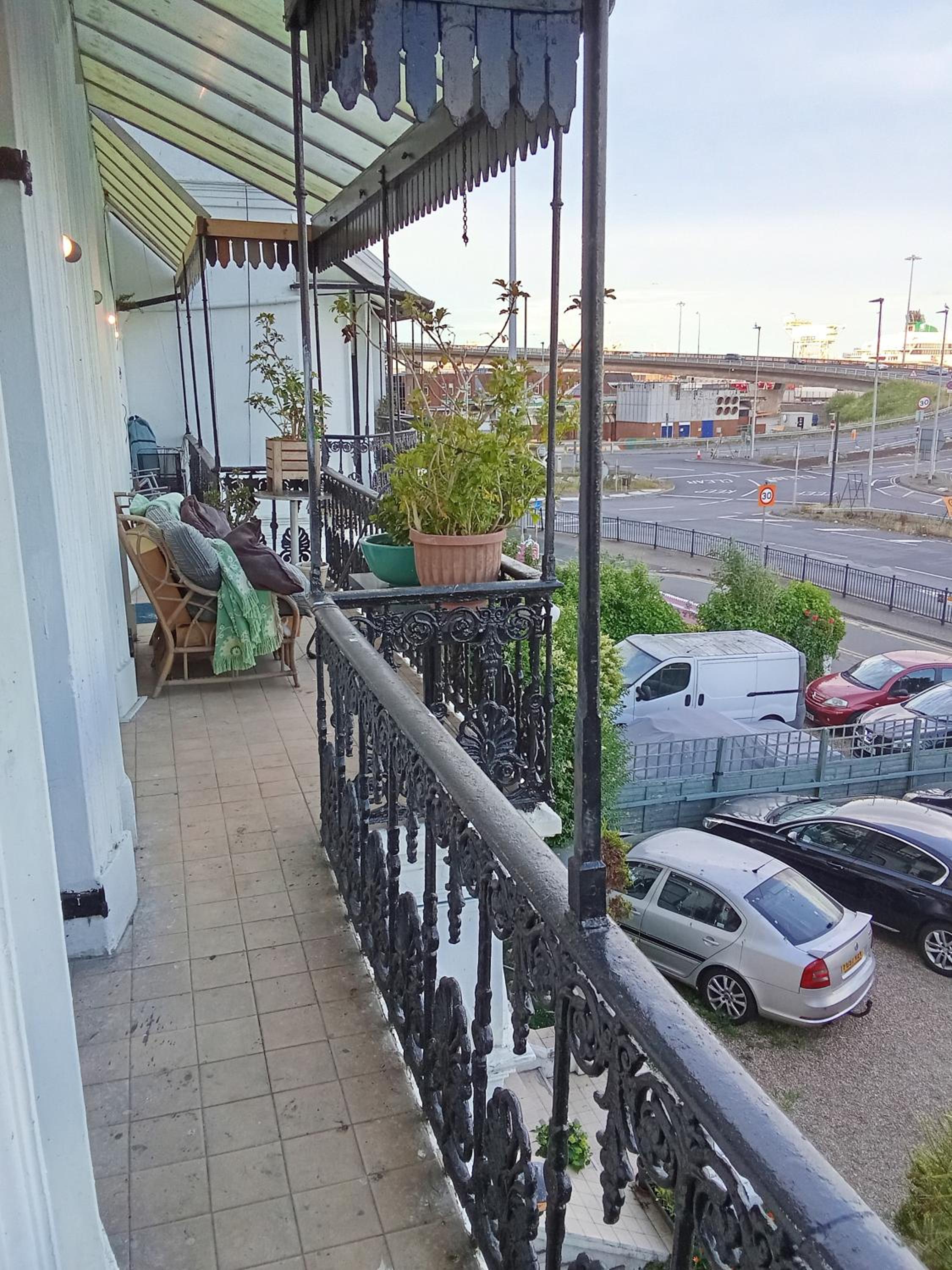 Balcony, sea view apartment next to port with parking