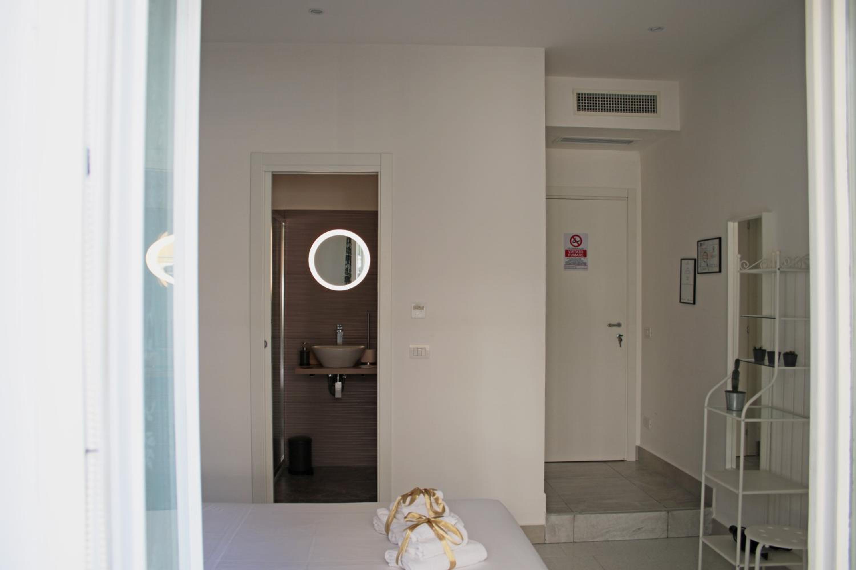 Photo 33