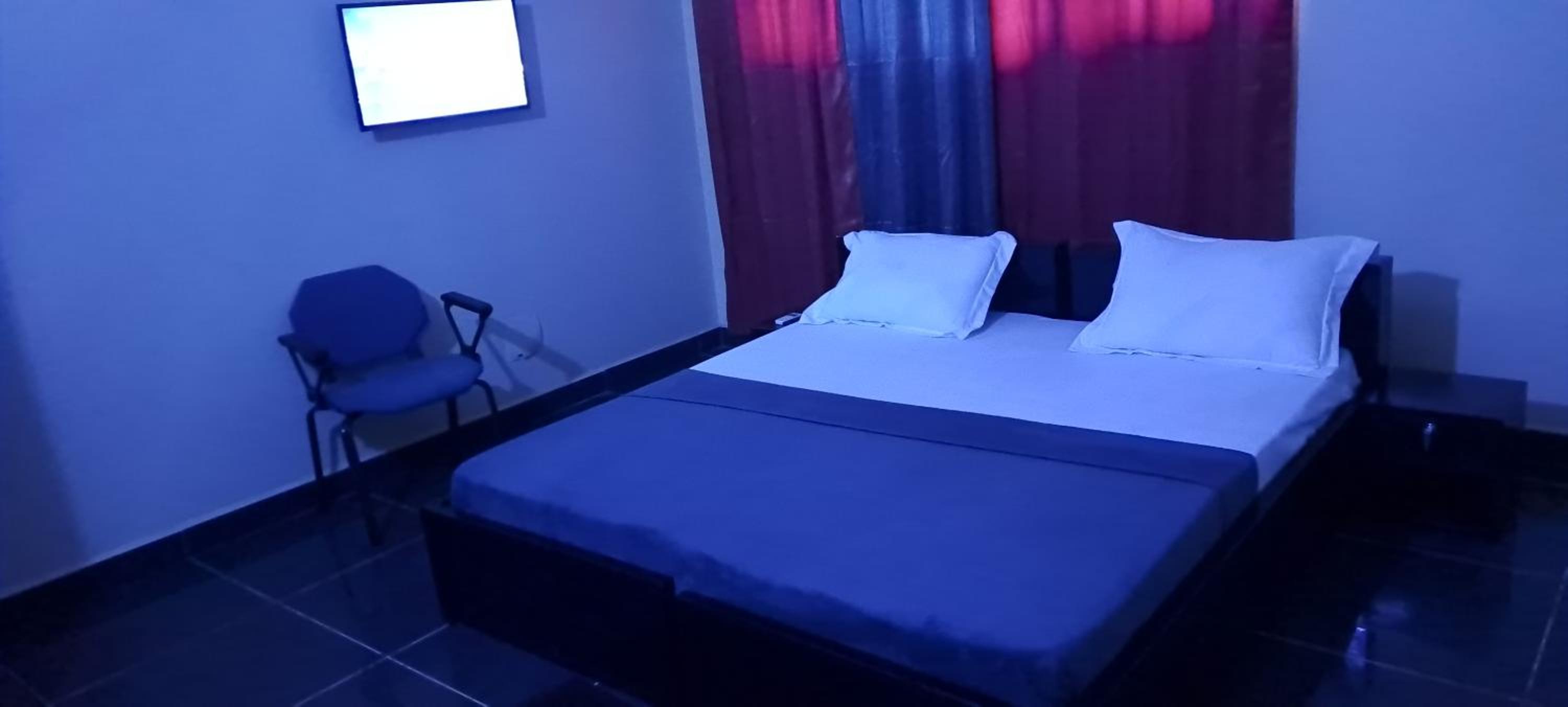 Deluxe Twin Beds Bedroom in Lome Togo