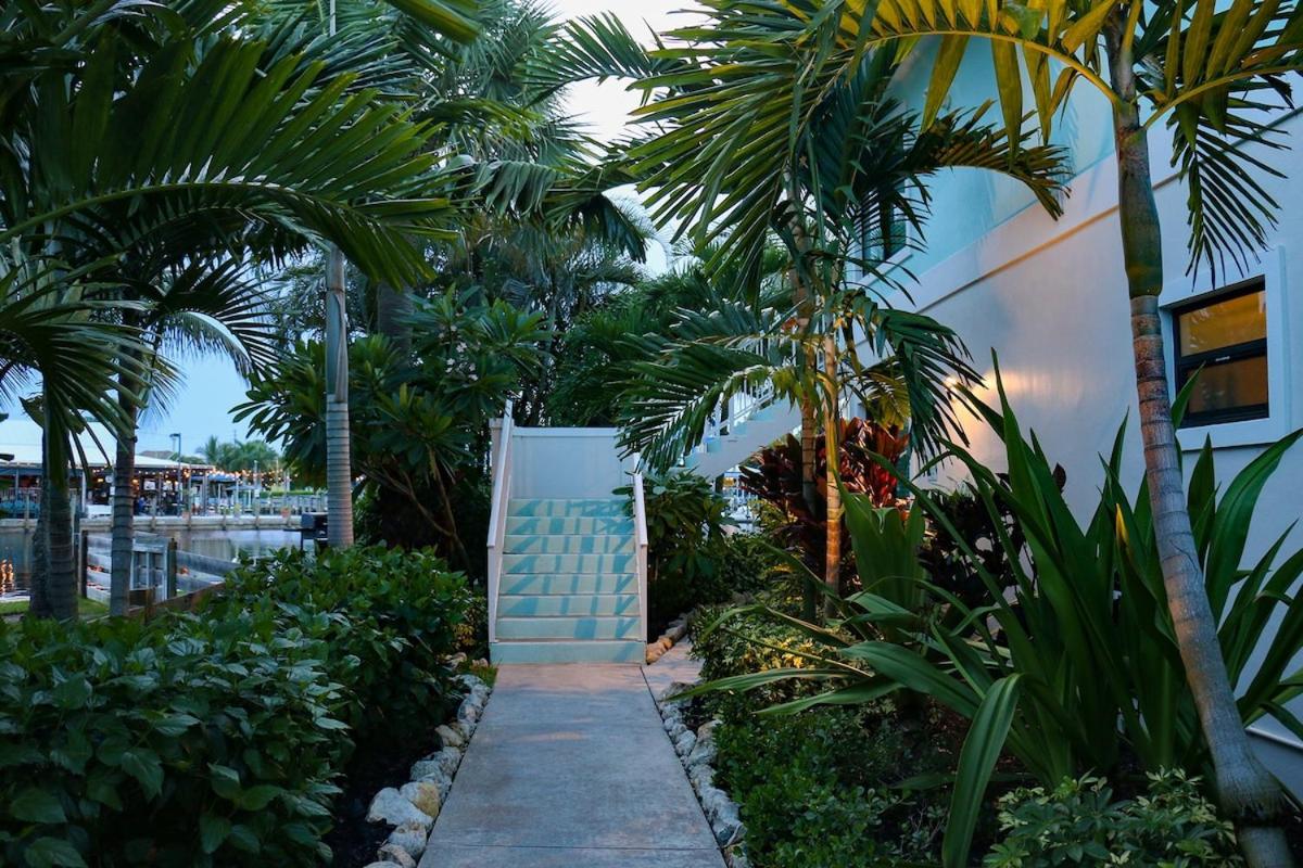 Sailfish Suites 7 - Waterfront Lodging view 2