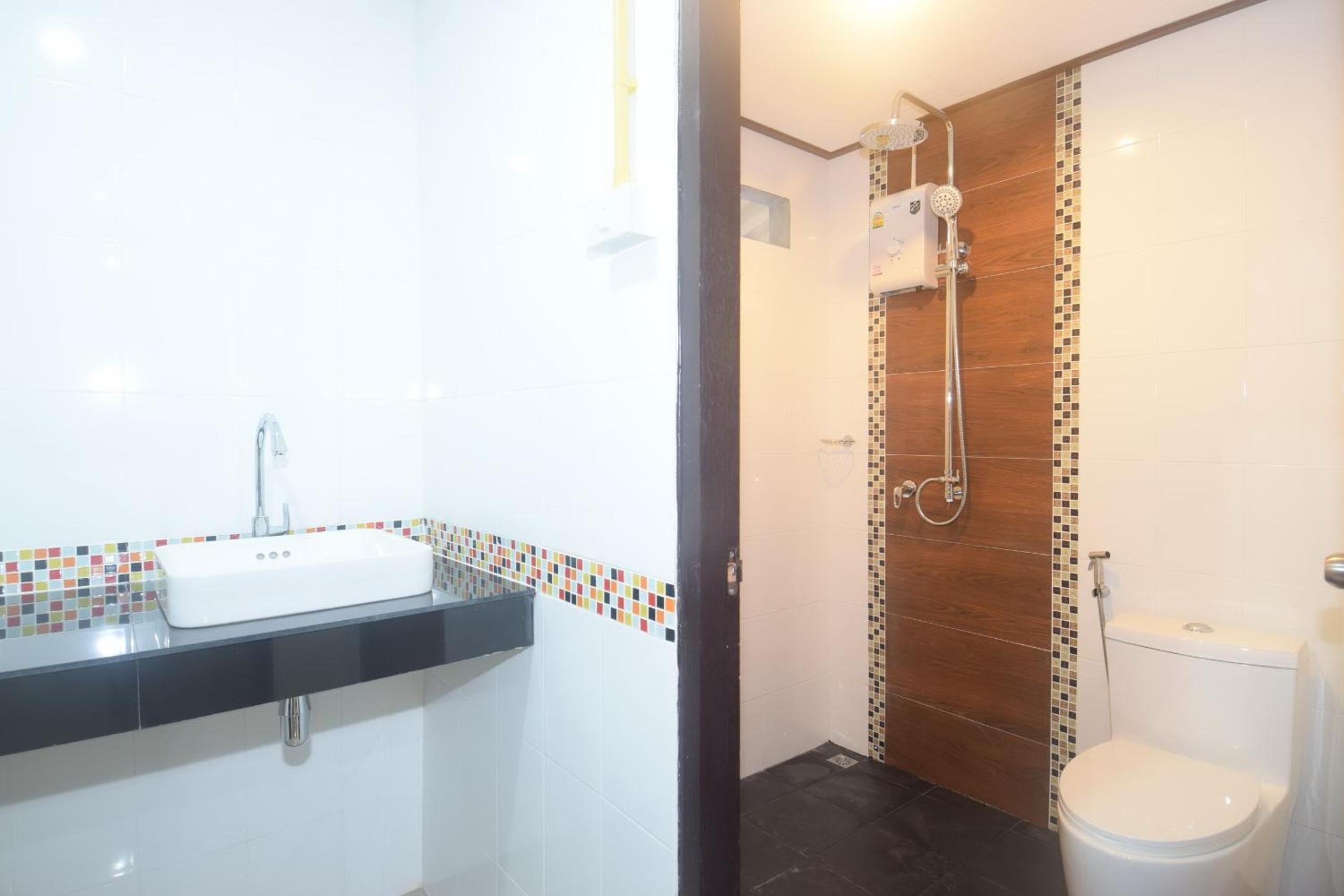 Lanta Long Beach Hostel