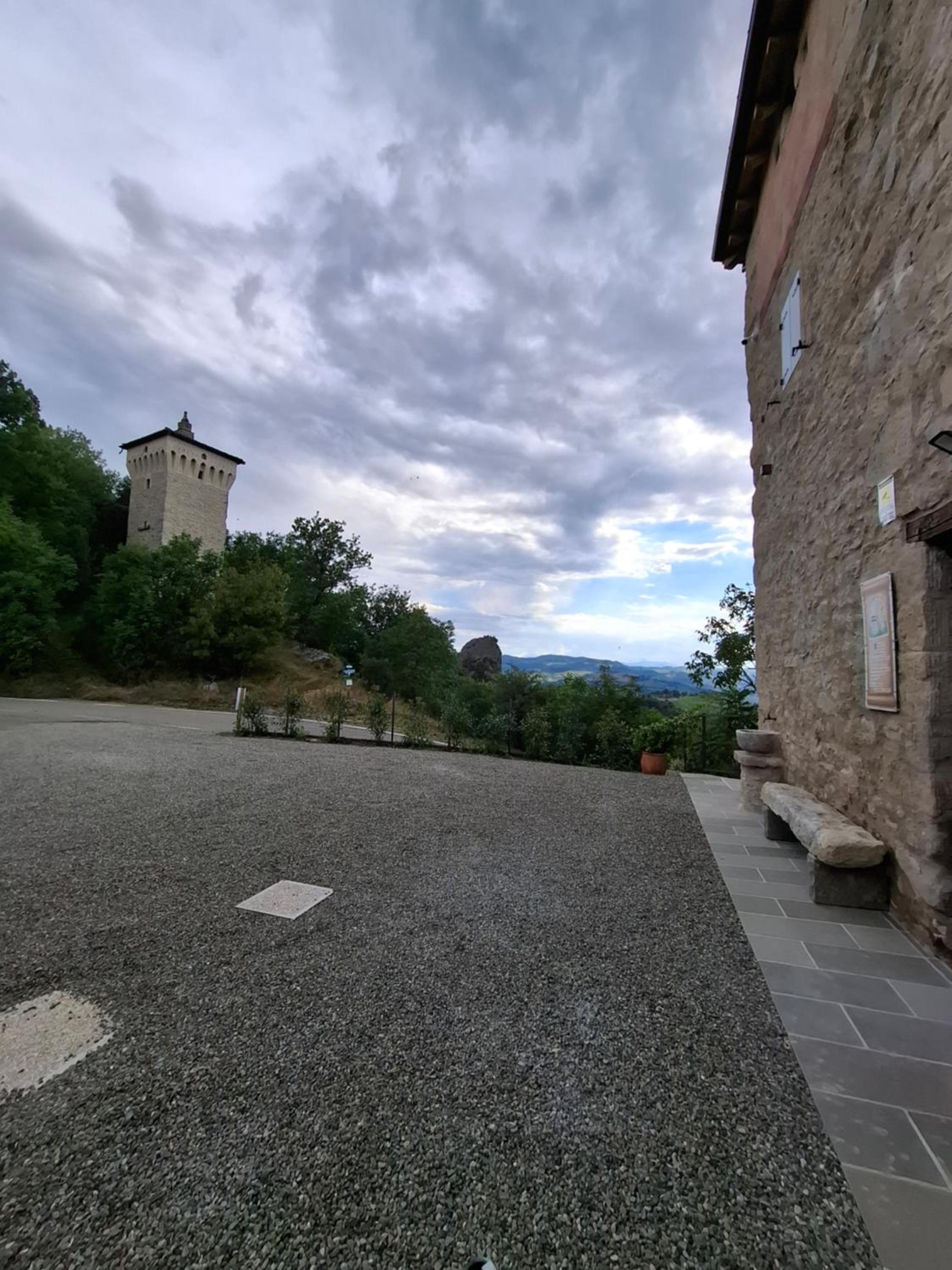 Il Castellaro ai Sassi view 4