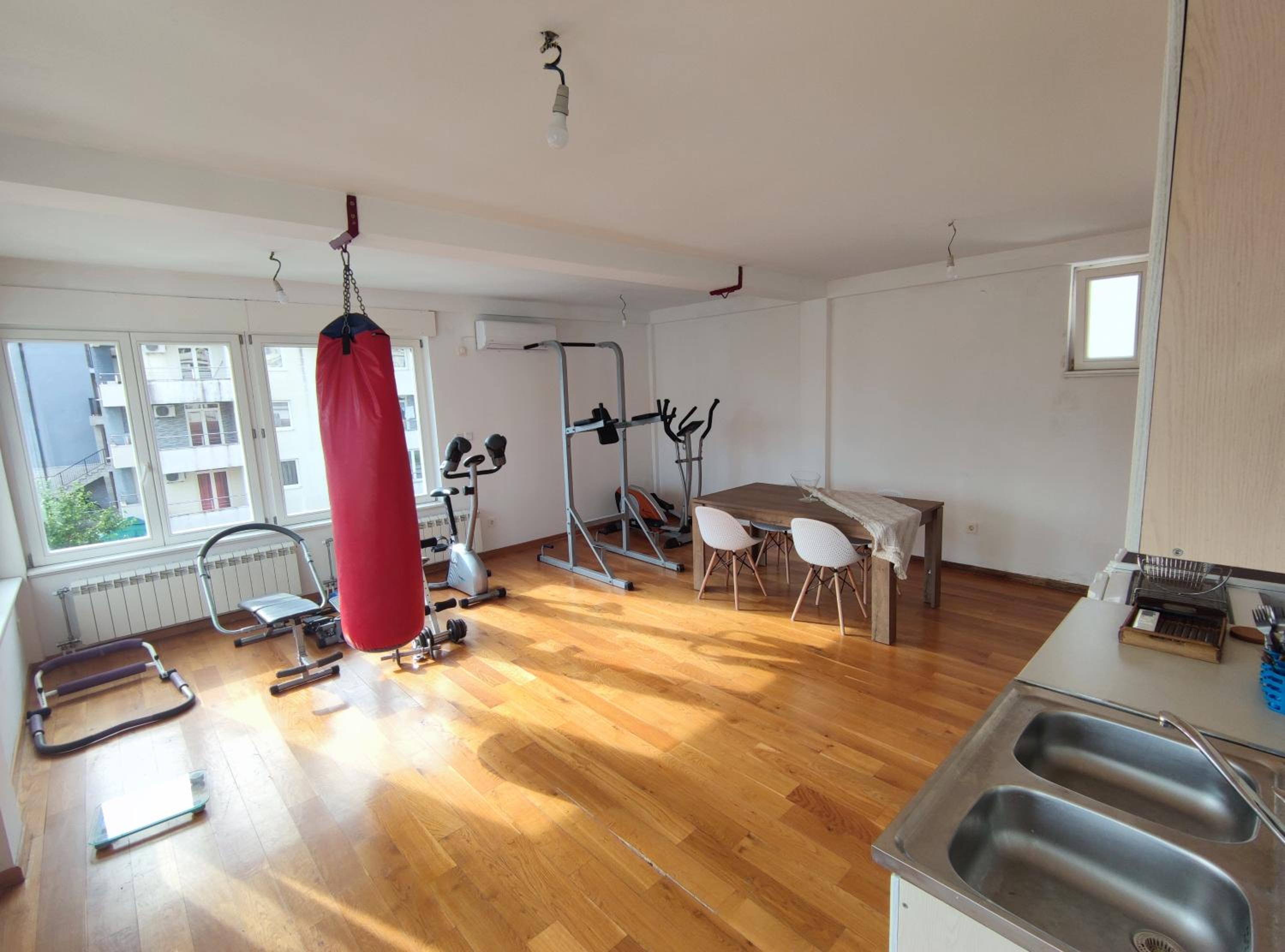 Fun and spacious apartment view 3