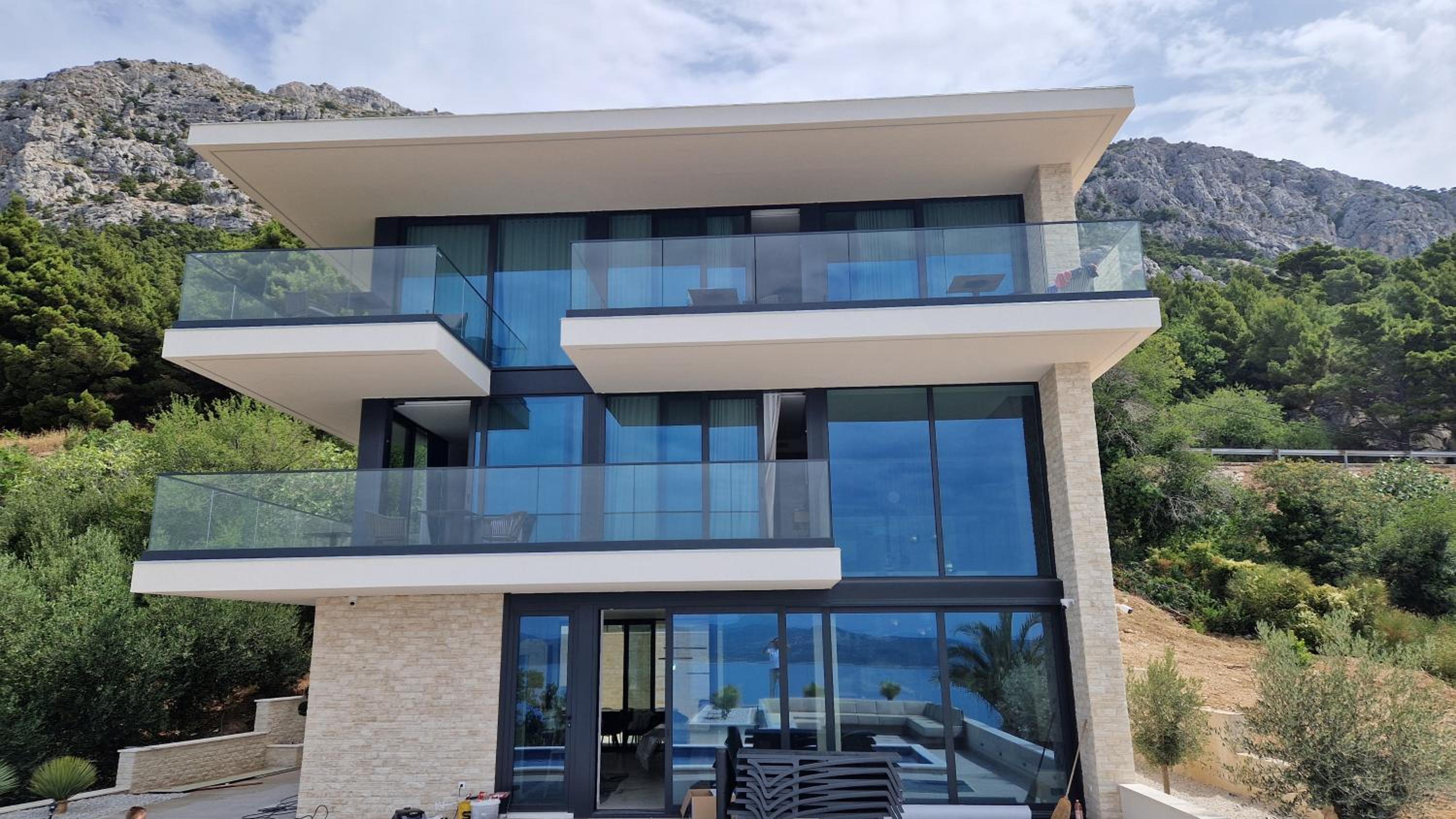 Luxury Villa Hedonia