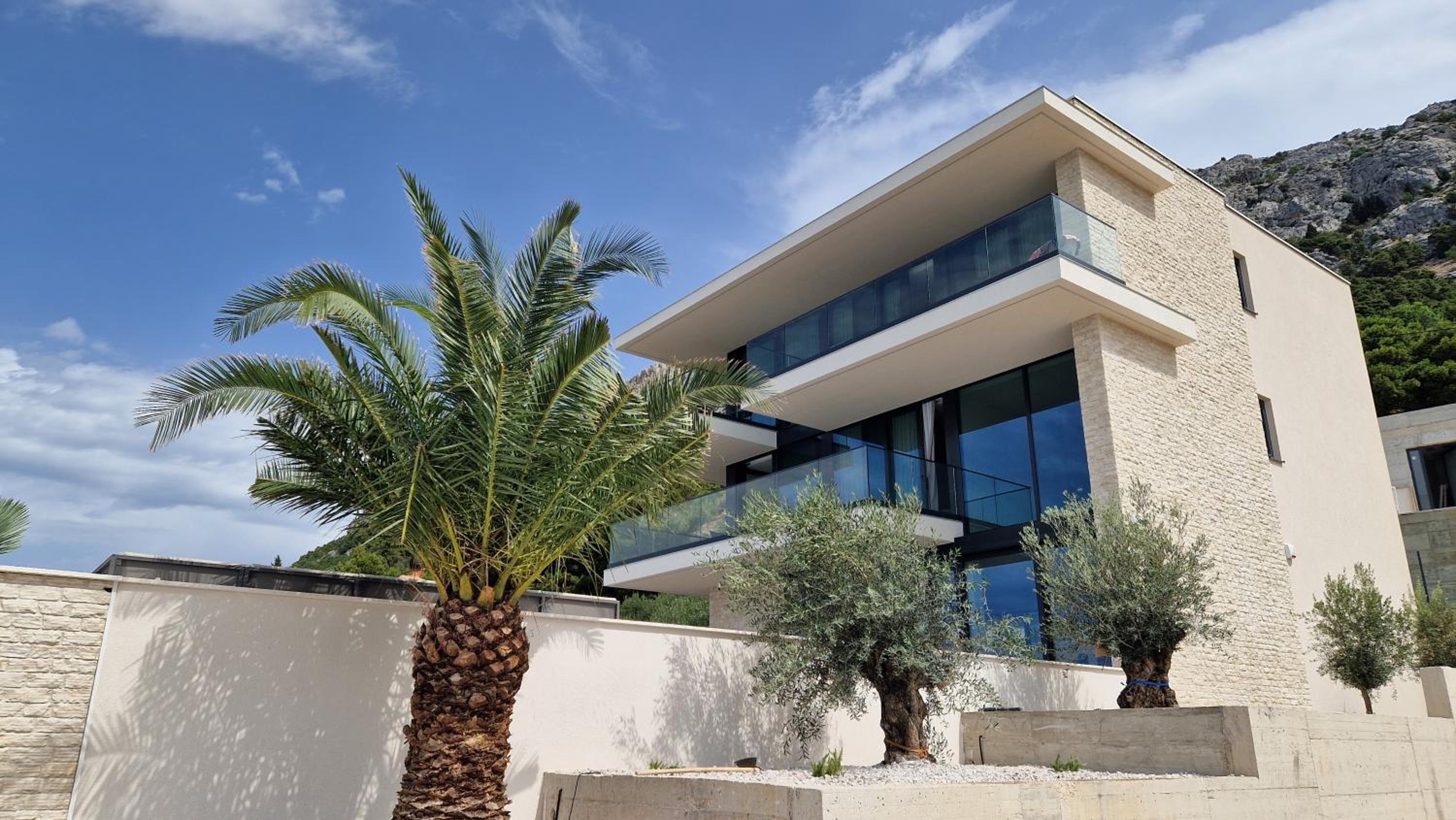 Luxury Villa Hedonia
