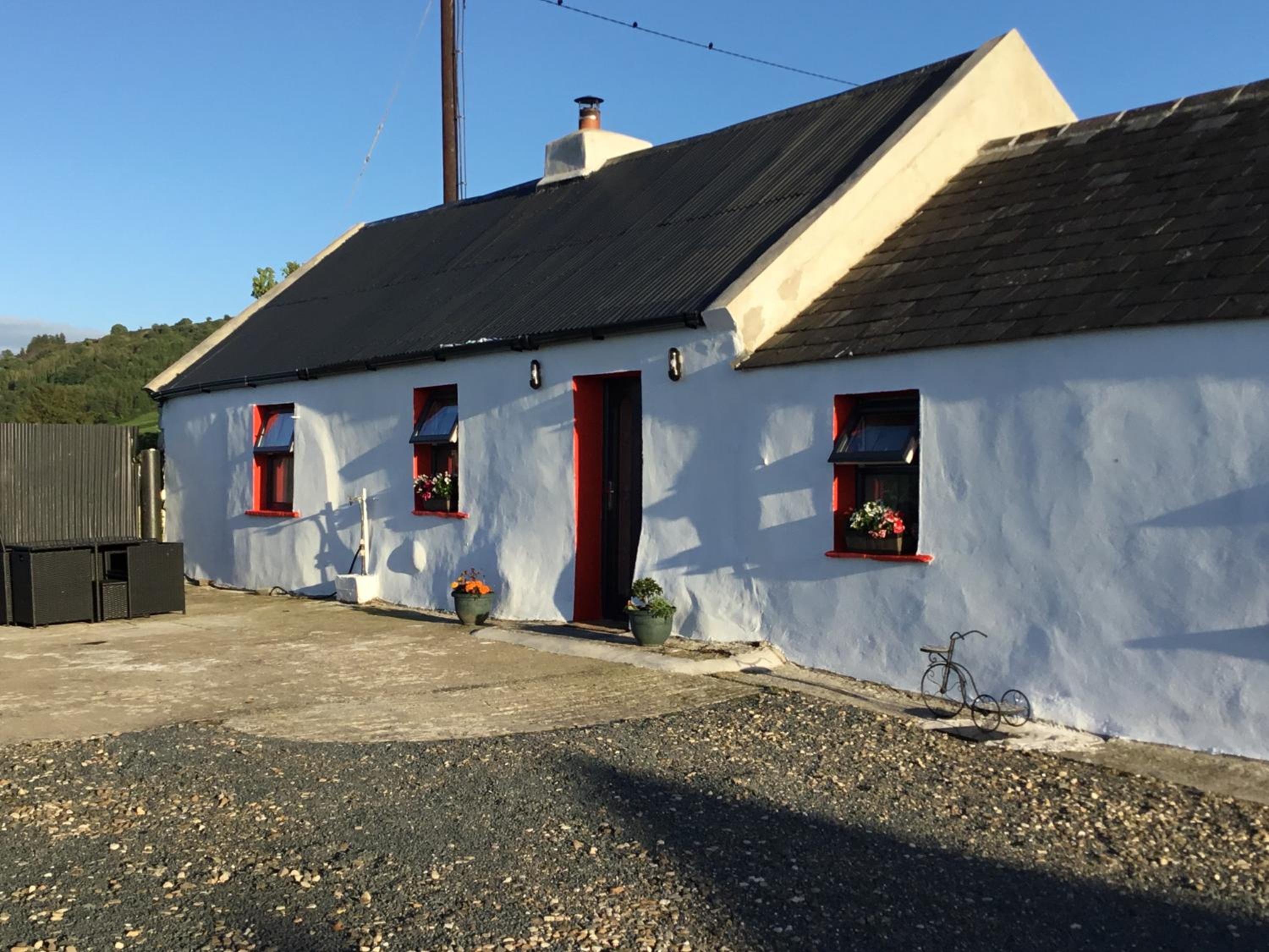 Cosy Cottage Broadford view 2