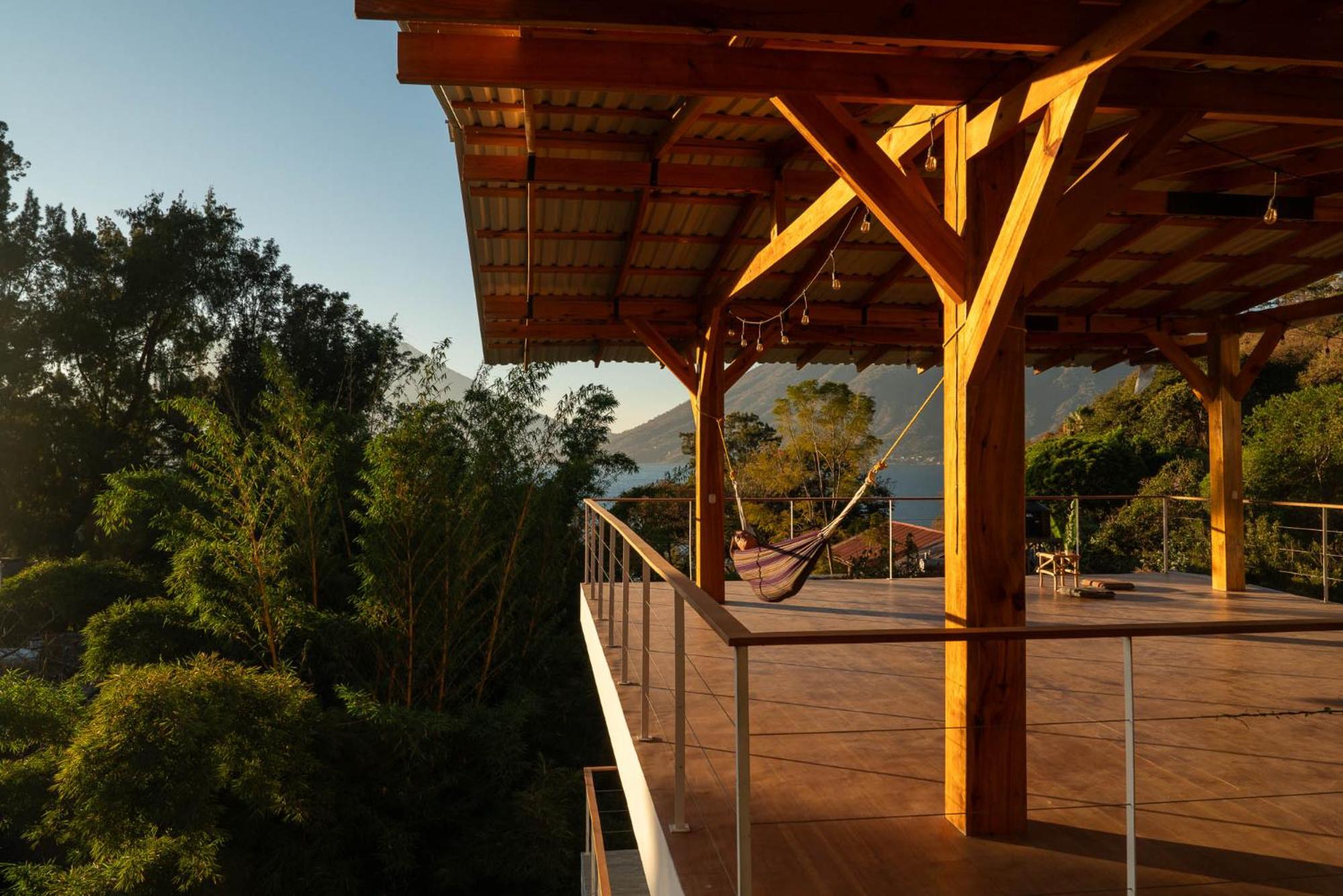 Sarnai Atitlan