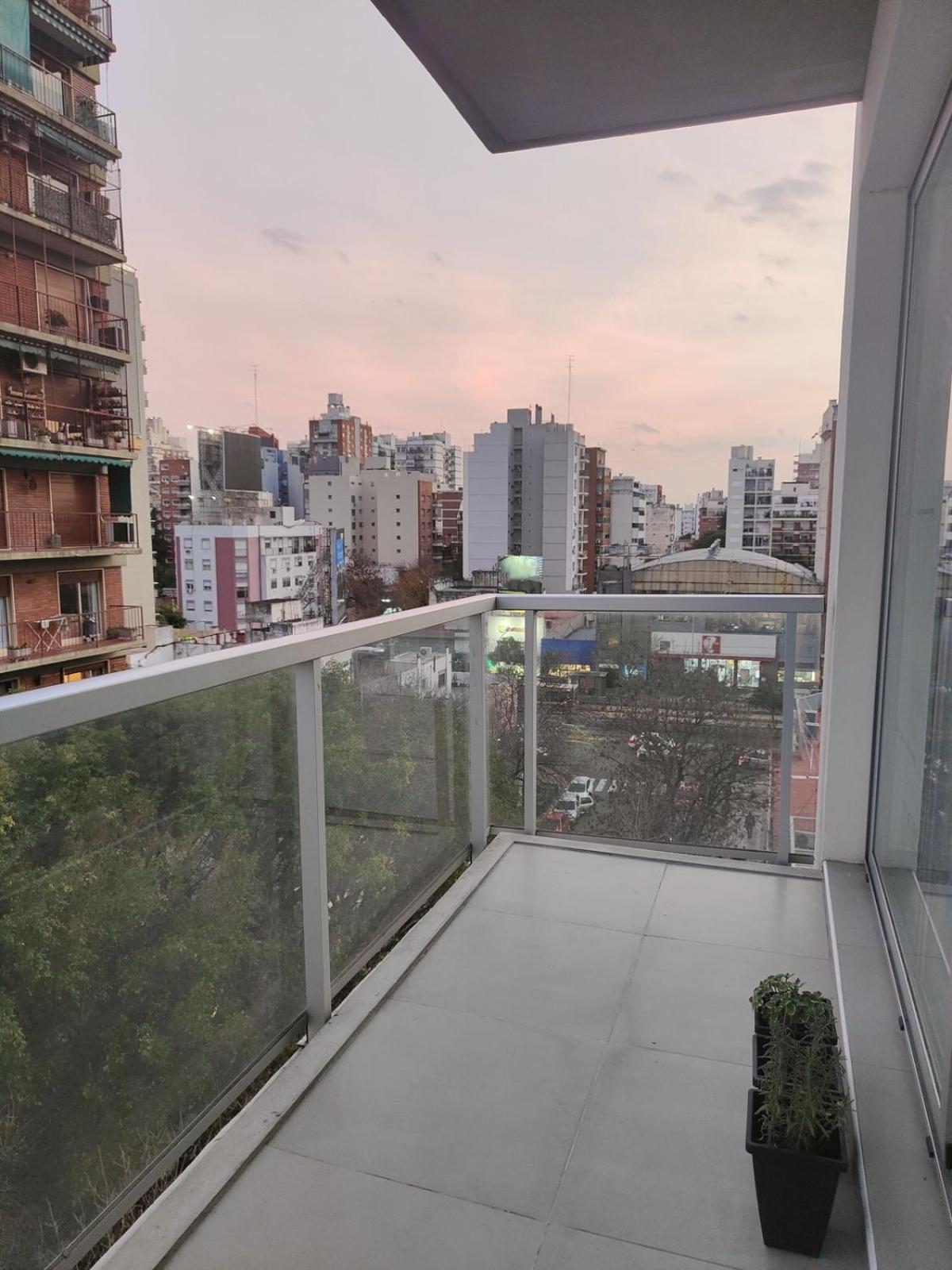 Cerca de River Plate Nuevo, luminoso, comodo!